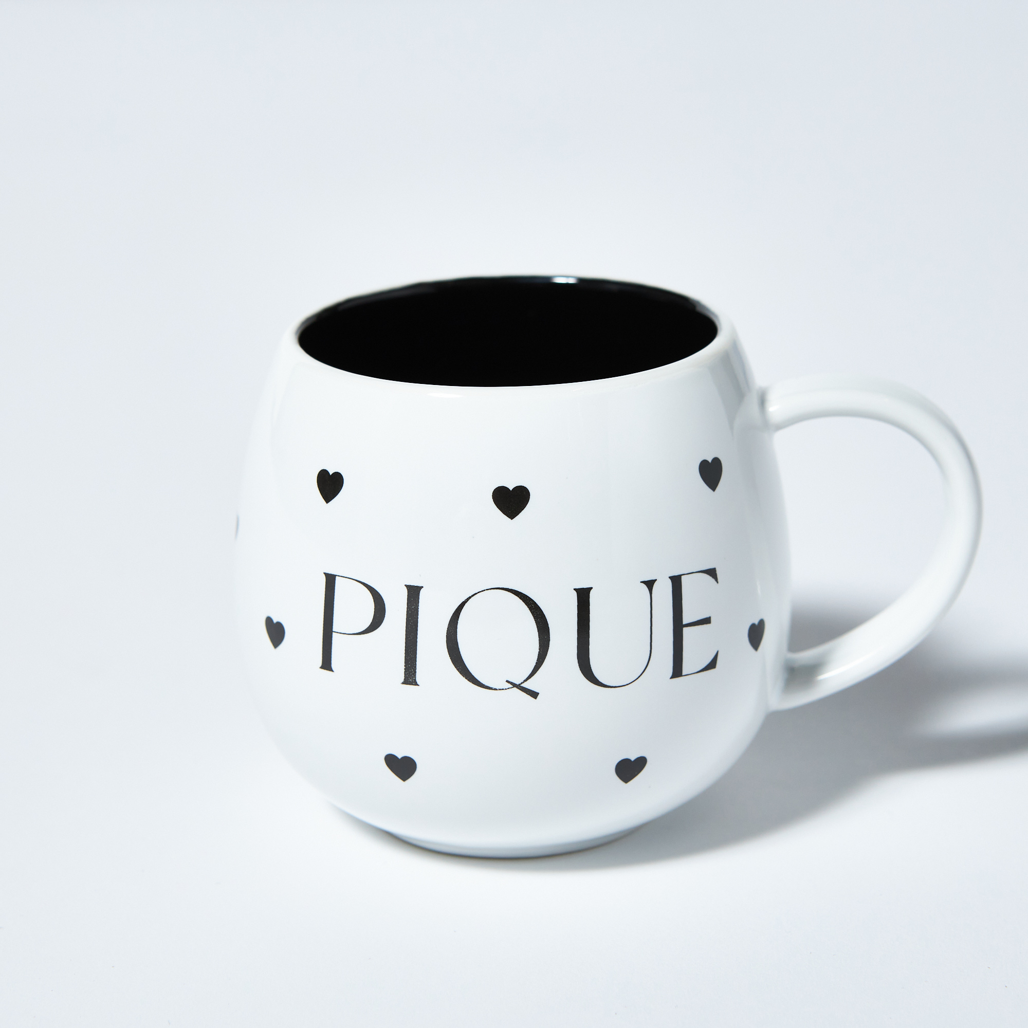 【WOMEN】ハートロゴ　刺繍サテンポーチ＆マグカップ＆ハンドタオルセット