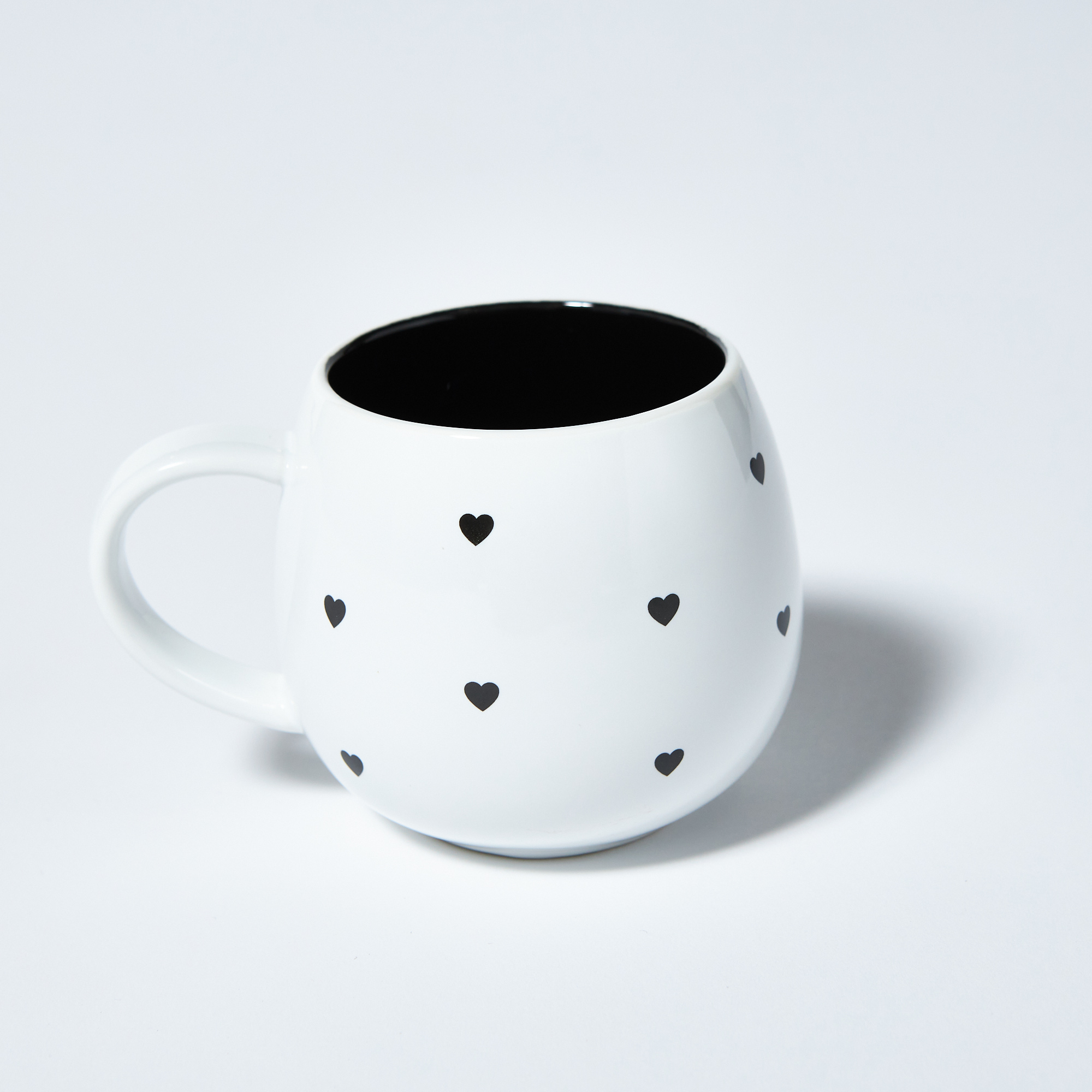 【WOMEN】ハートロゴ　刺繍サテンポーチ＆マグカップ＆ハンドタオルセット