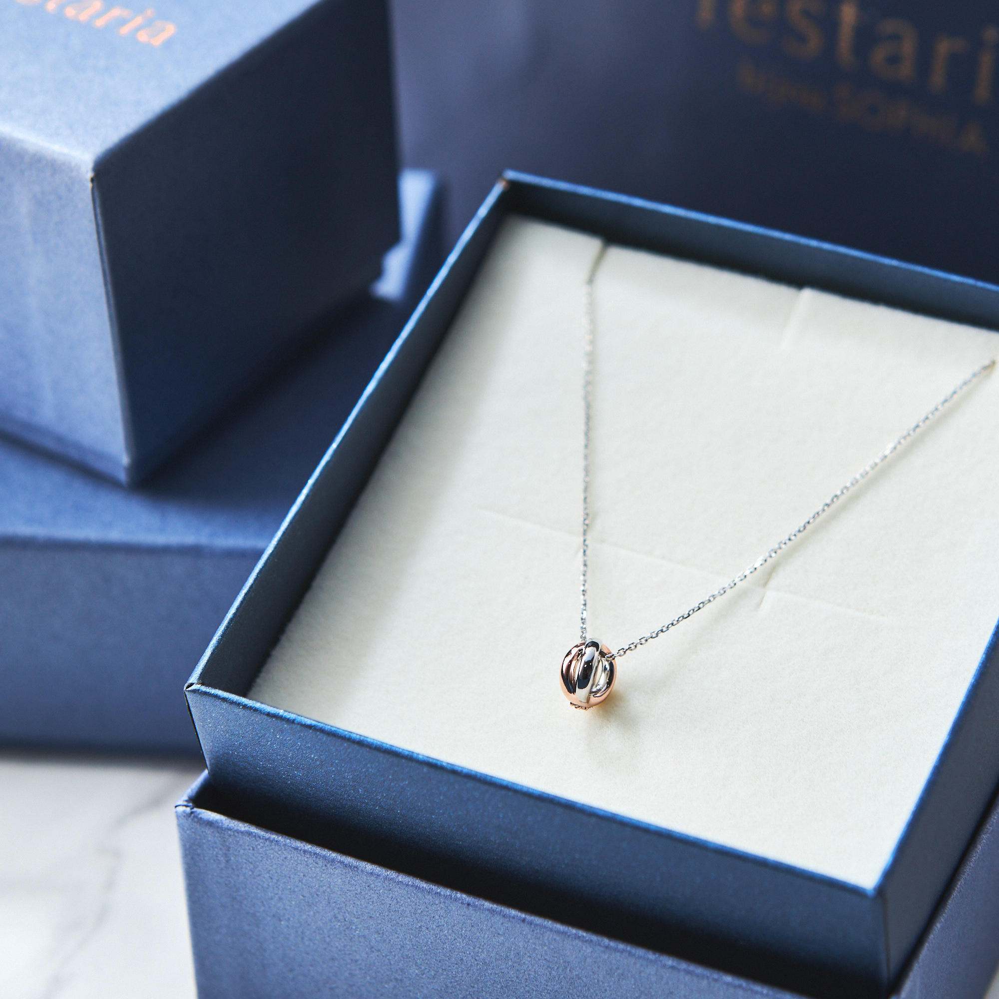 【可愛い彼女へ1年目のおすすめ誕プレ】鮮やか誕生石キャンドル&ジュエリーセット