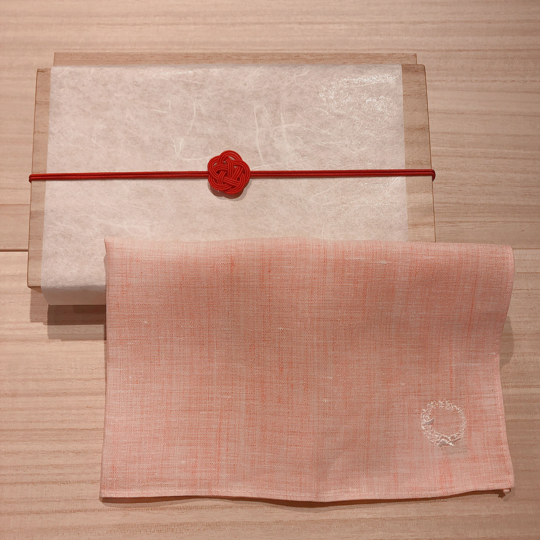 リネンハンカチ