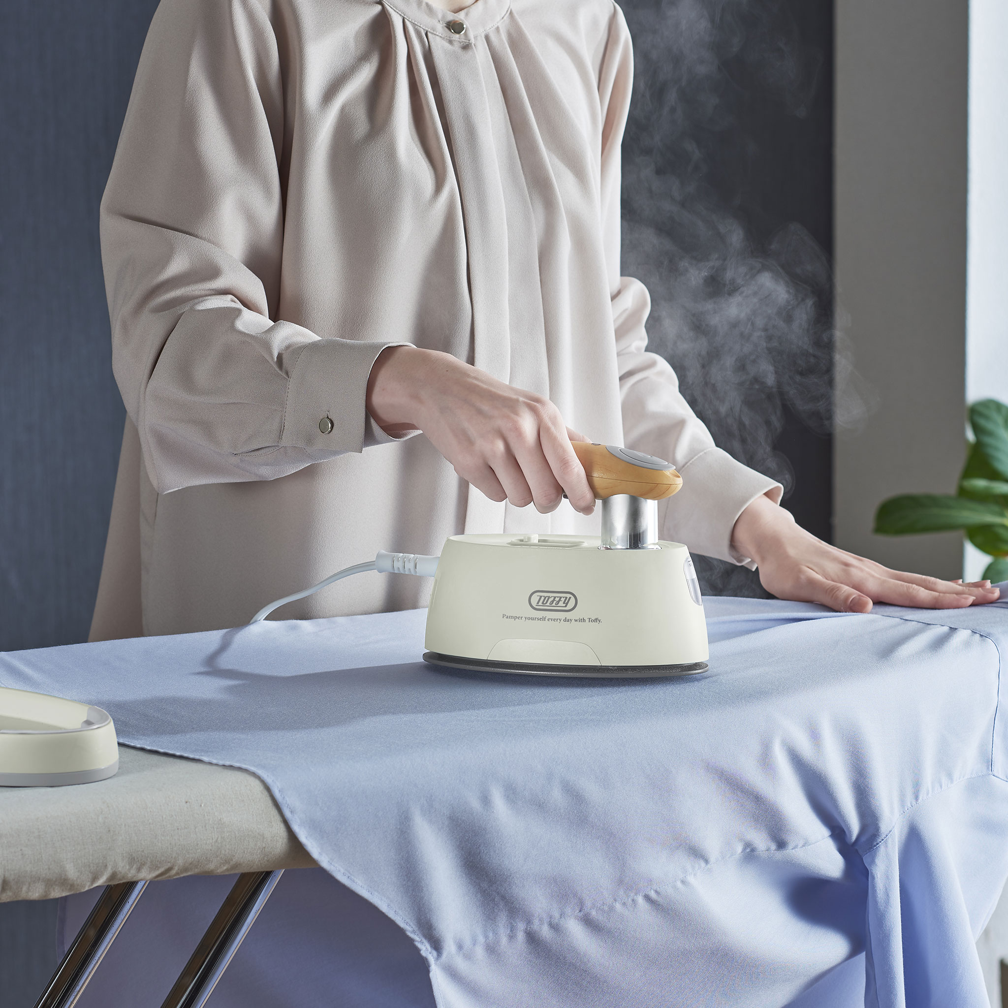 ハンディアイロン＆スチーマー