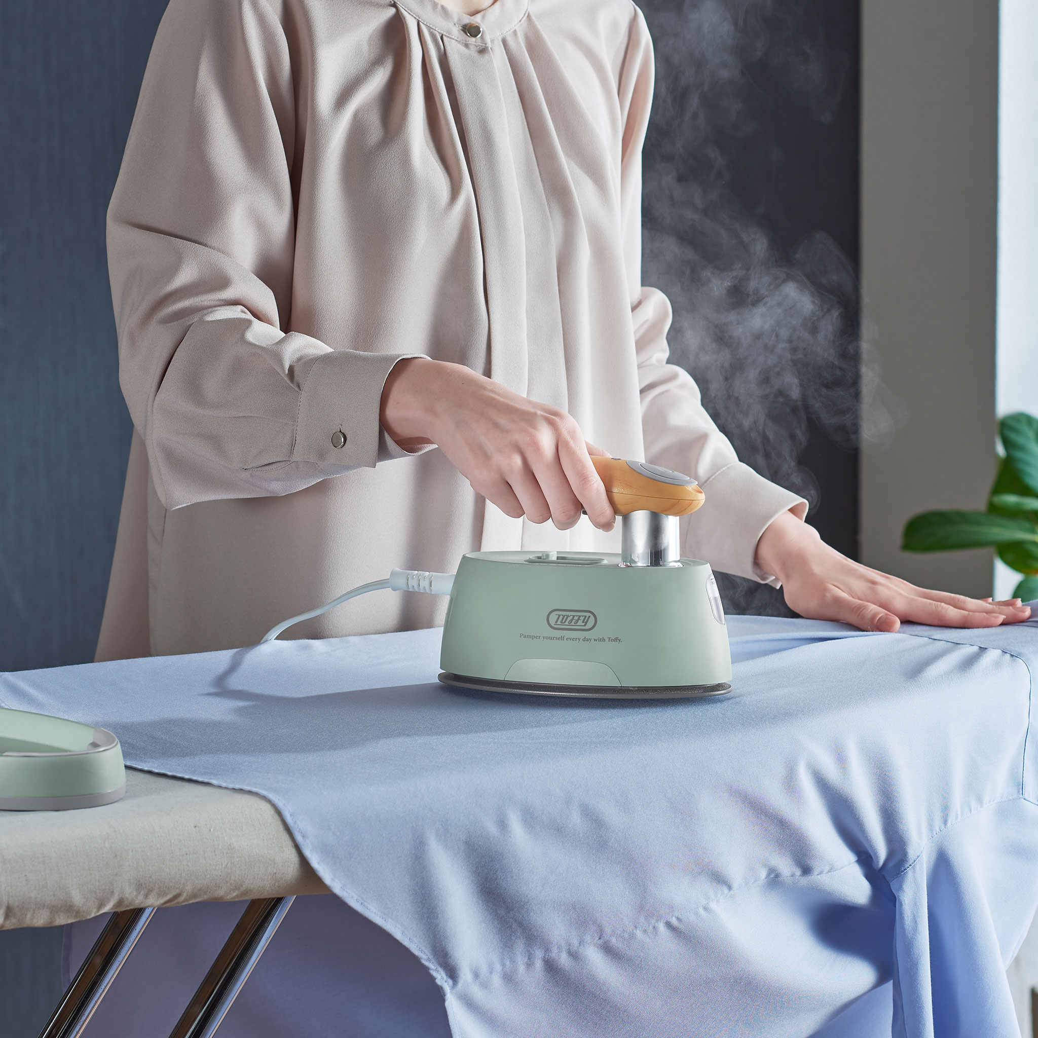 ハンディアイロン＆スチーマー