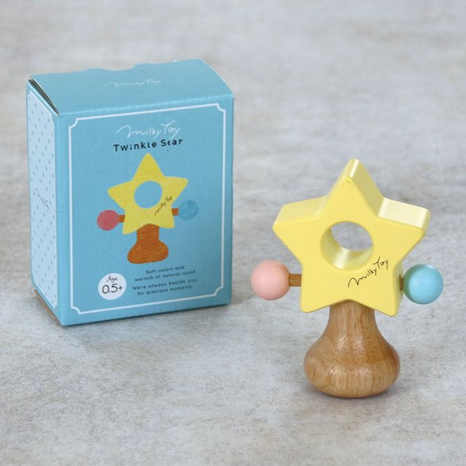 【ボックス付き】スタイ・タオル・木のおもちゃセット