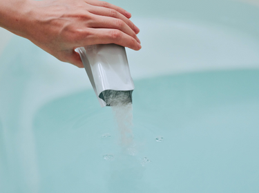 【UV対策】【冷感ストールと温泉入浴剤の贅沢】お花ストールと限りなく天然温泉に近い入浴剤のセット
