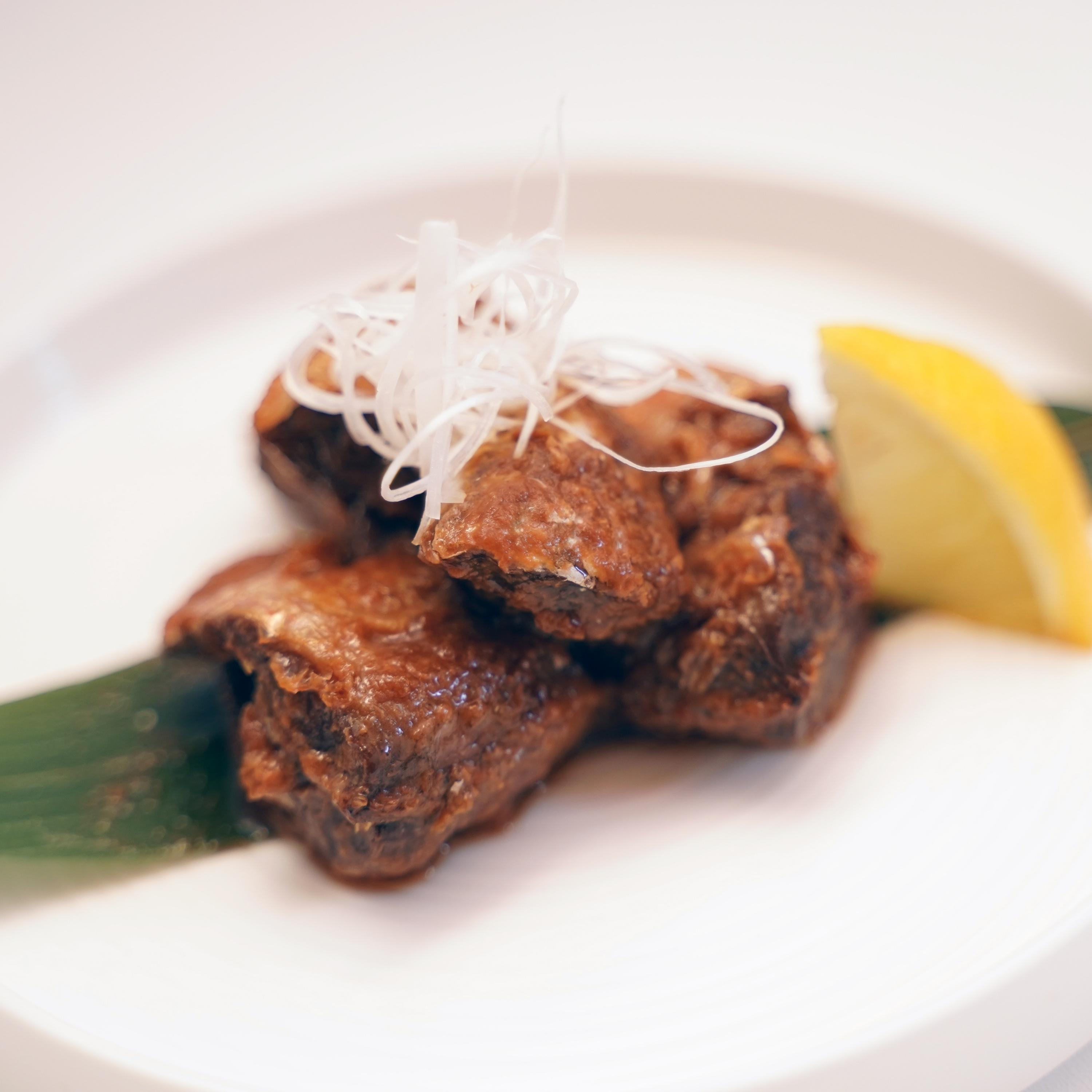 【晩酌のおともに】さくらさくロックグラスと選べるこだわりのおつまみ缶セット