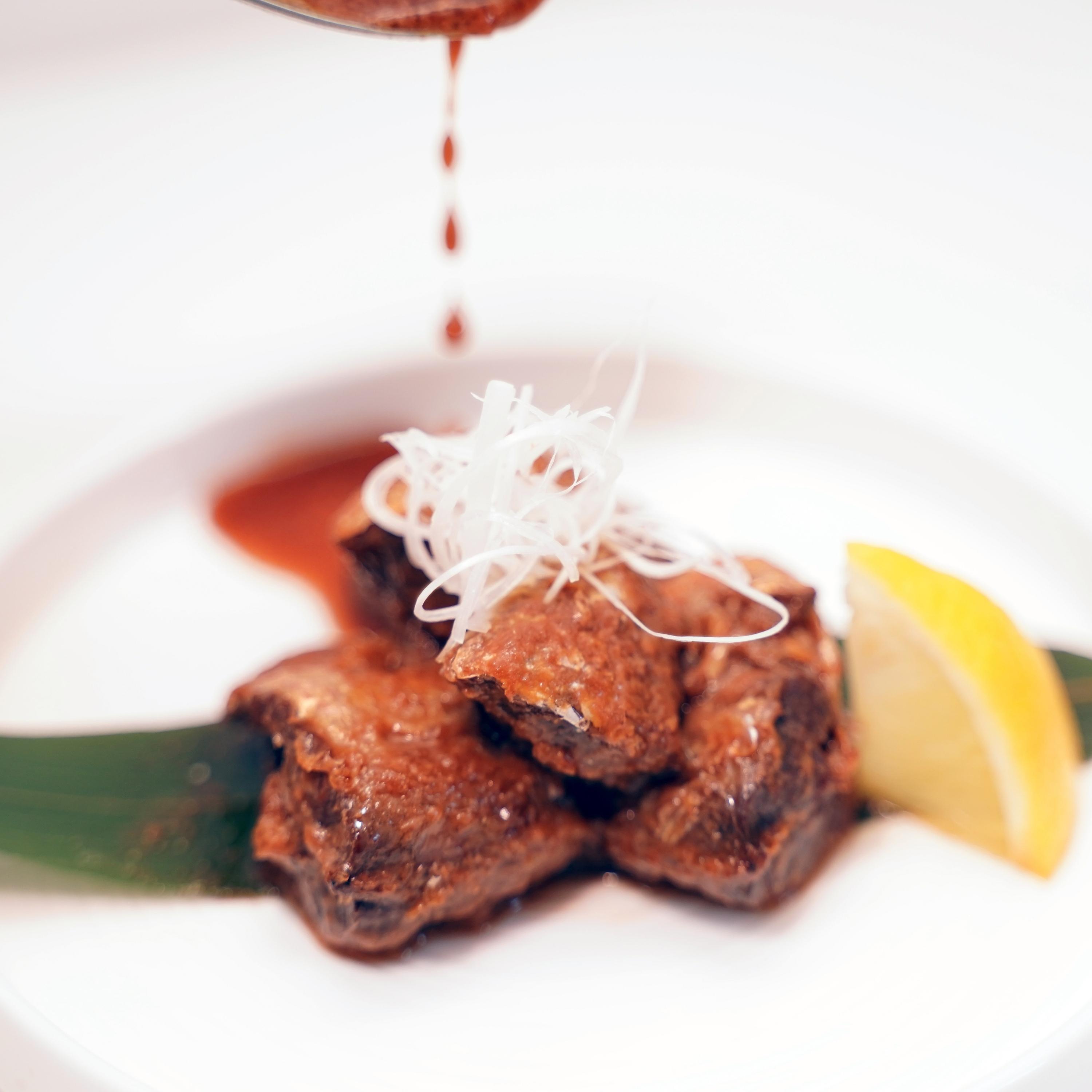 【晩酌のおともに】さくらさくロックグラスと選べるこだわりのおつまみ缶セット