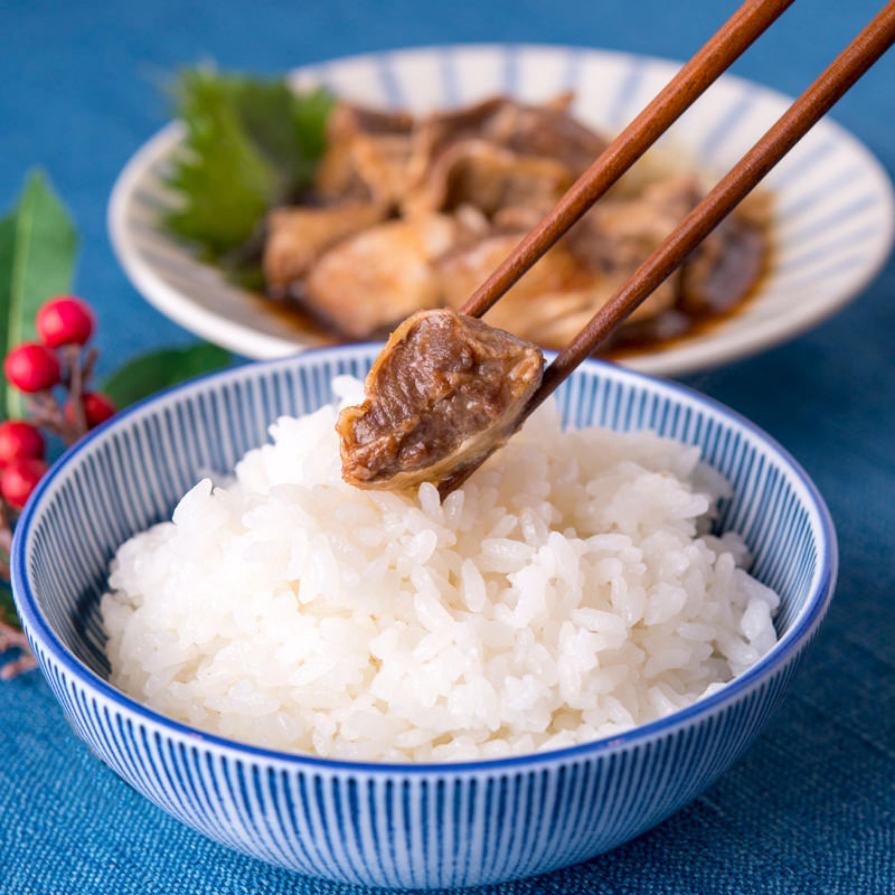 【晩酌のおともに】さくらさくロックグラスと選べるこだわりのおつまみ缶セット