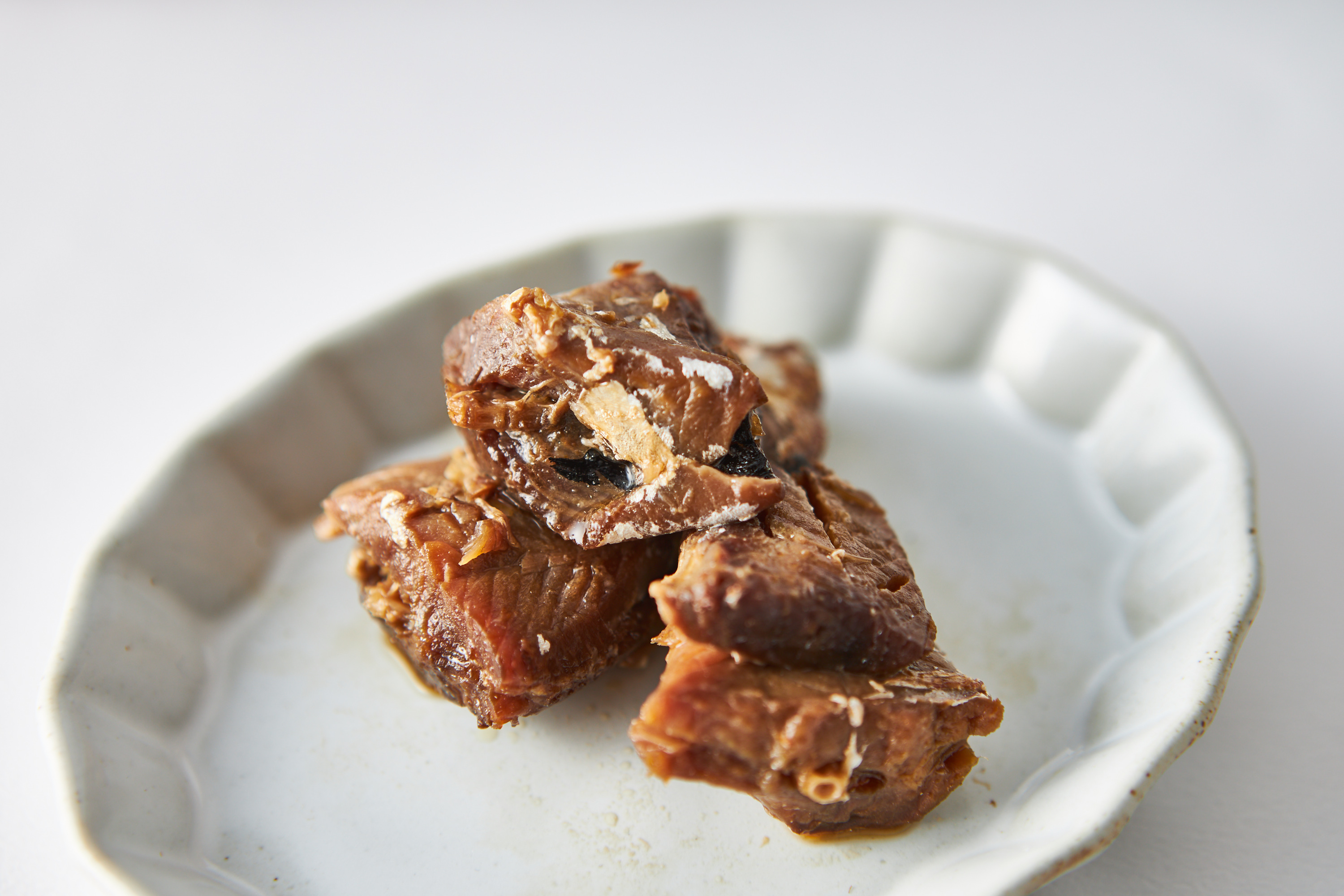 【晩酌のおともに】さくらさくロックグラスと選べるこだわりのおつまみ缶セット