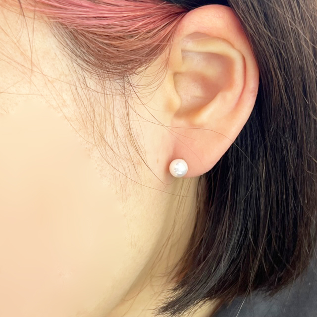 K18一粒6ｍｍ貝パールピアス