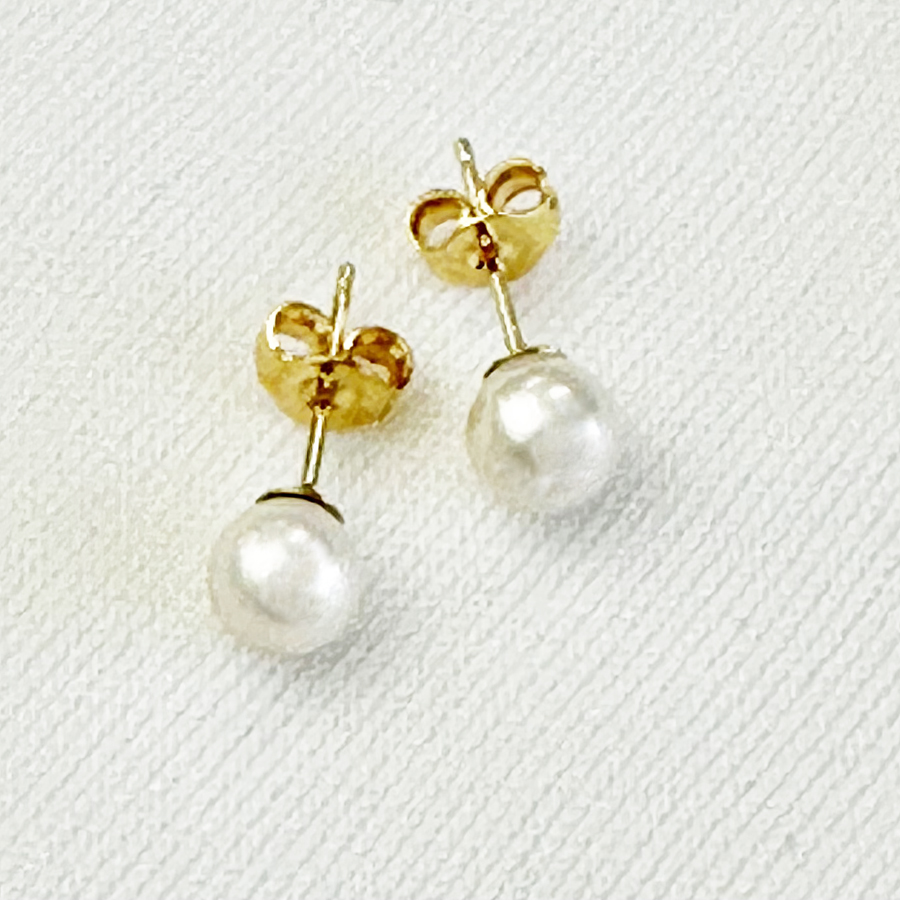 K18一粒4ｍｍ貝パールピアス