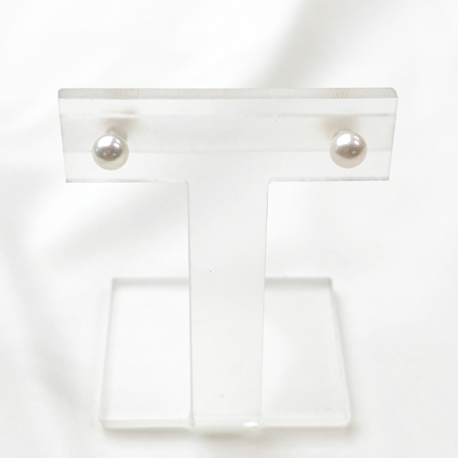 K18一粒4ｍｍ貝パールピアス