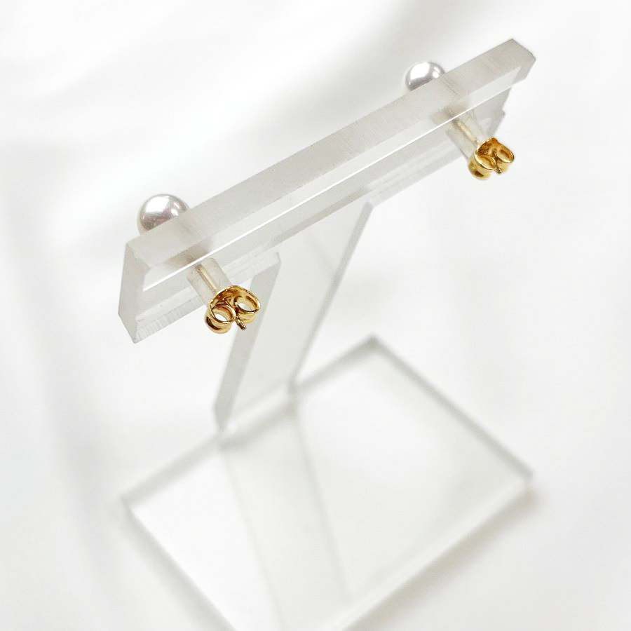 K18一粒4ｍｍ貝パールピアス