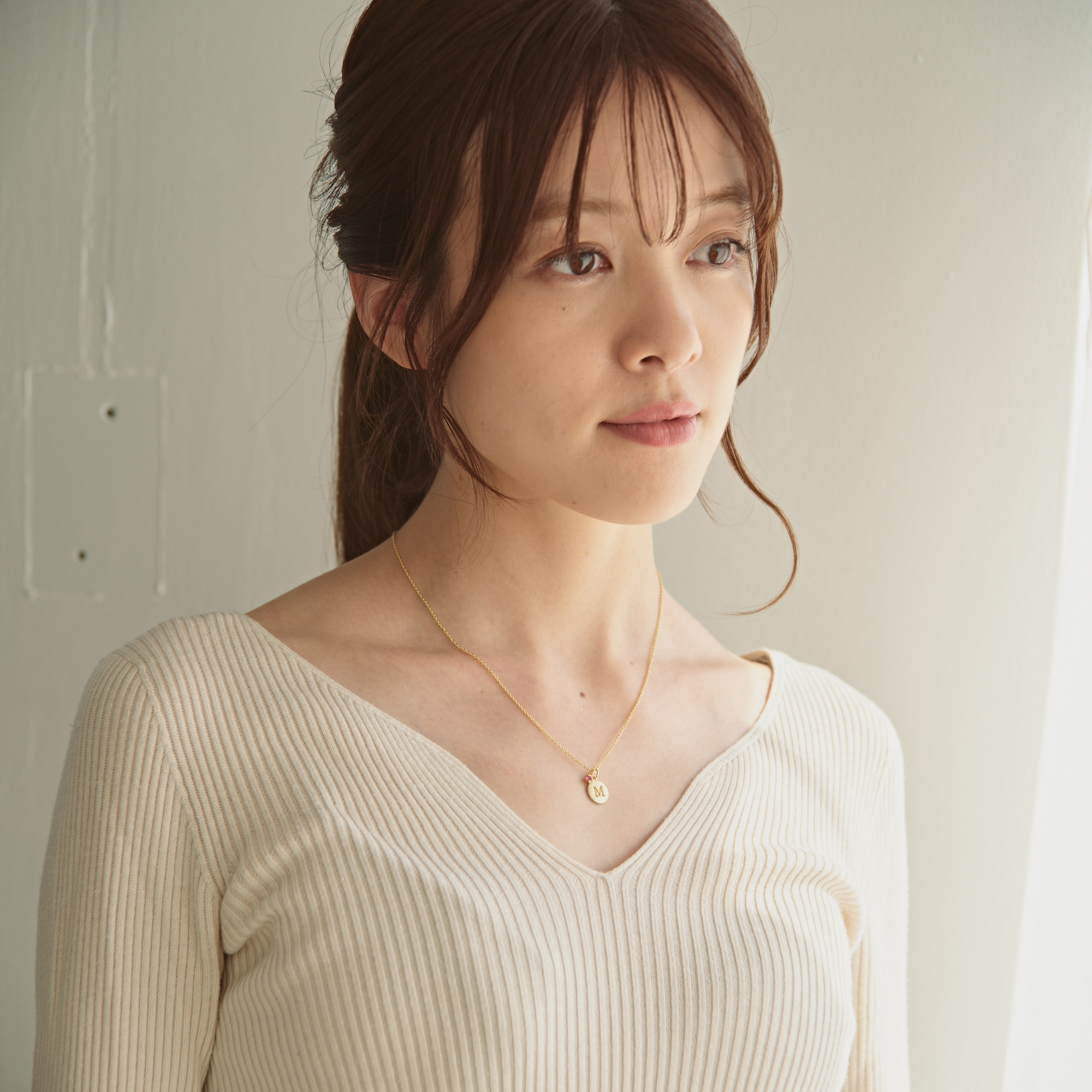 [送料無料]【セミオーダー】選べる誕生石とイニシャルプレートのネックレス