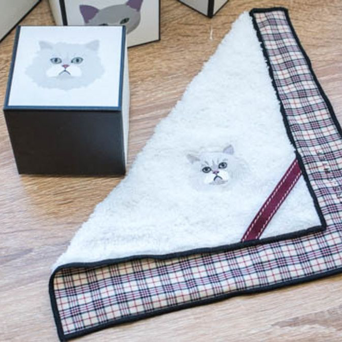 【大人気】ヘアブラシと猫ハンカチ