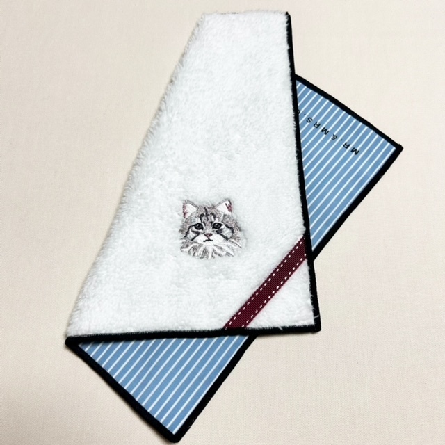 【大人気】ヘアブラシと猫ハンカチ