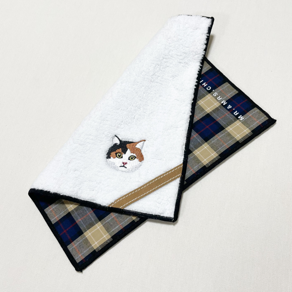 【大人気】ヘアブラシと猫ハンカチ