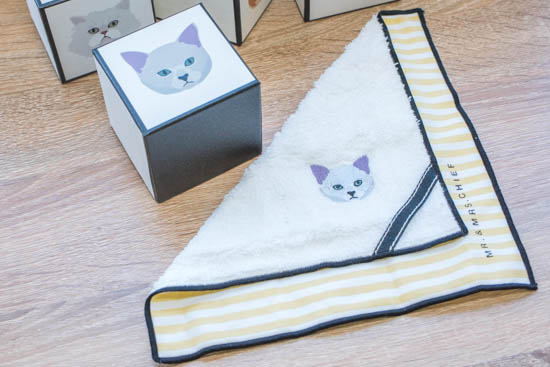 【猫好きな方へ】カラフルなバスボムと猫ハンカチ