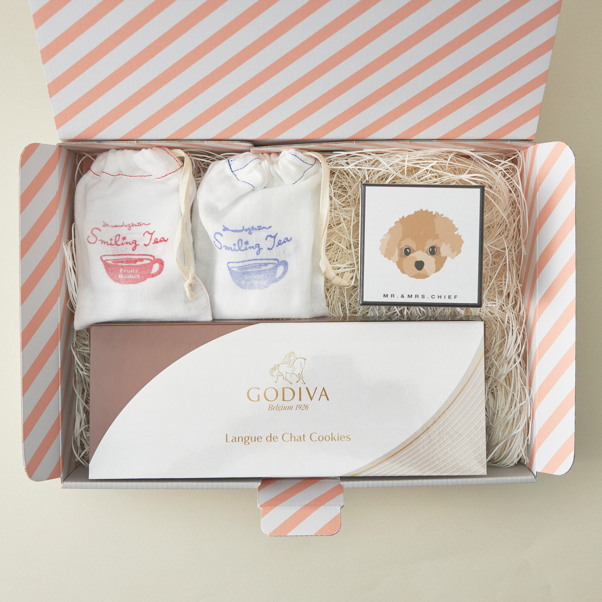【出産内祝い・名入れ】GODIVAクッキー・紅茶・INUハンカチセット
