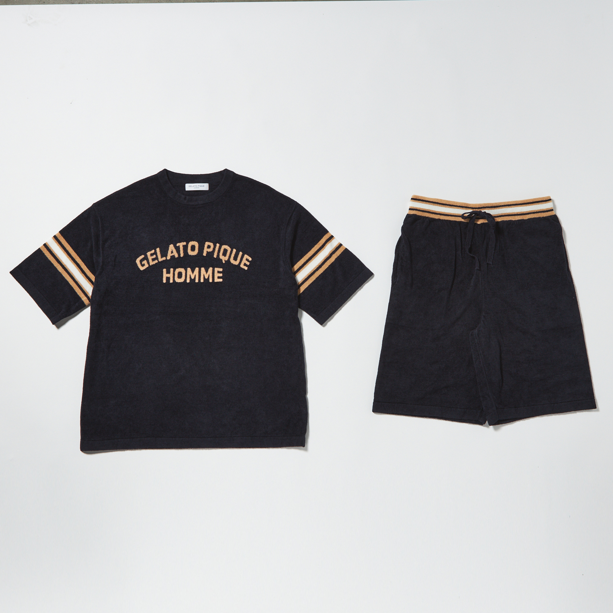 【HOMME】スムーズィーライト　ロゴプルオーバー＆ハーフパンツセット