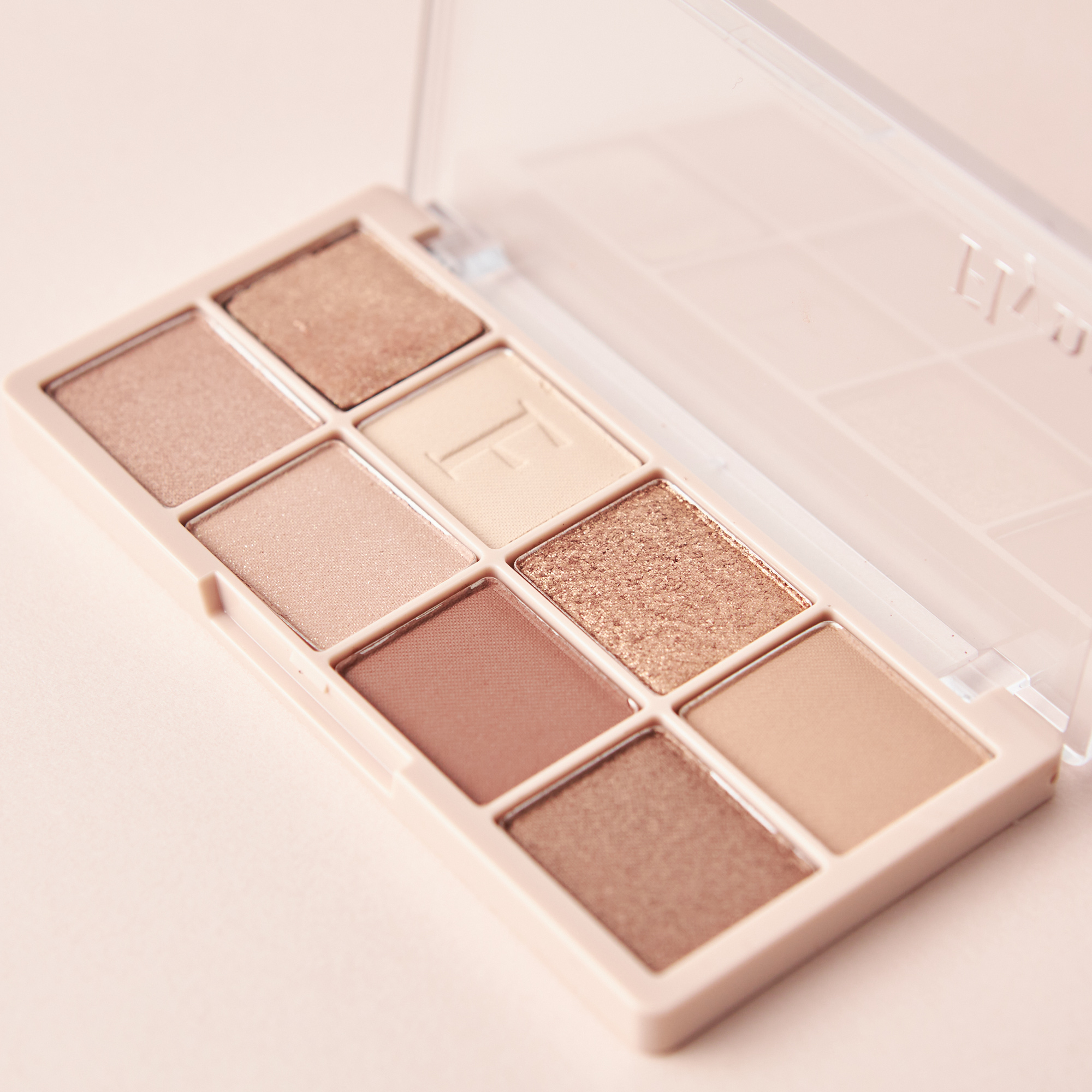 RUSTLE EYESHADOW PALLETE