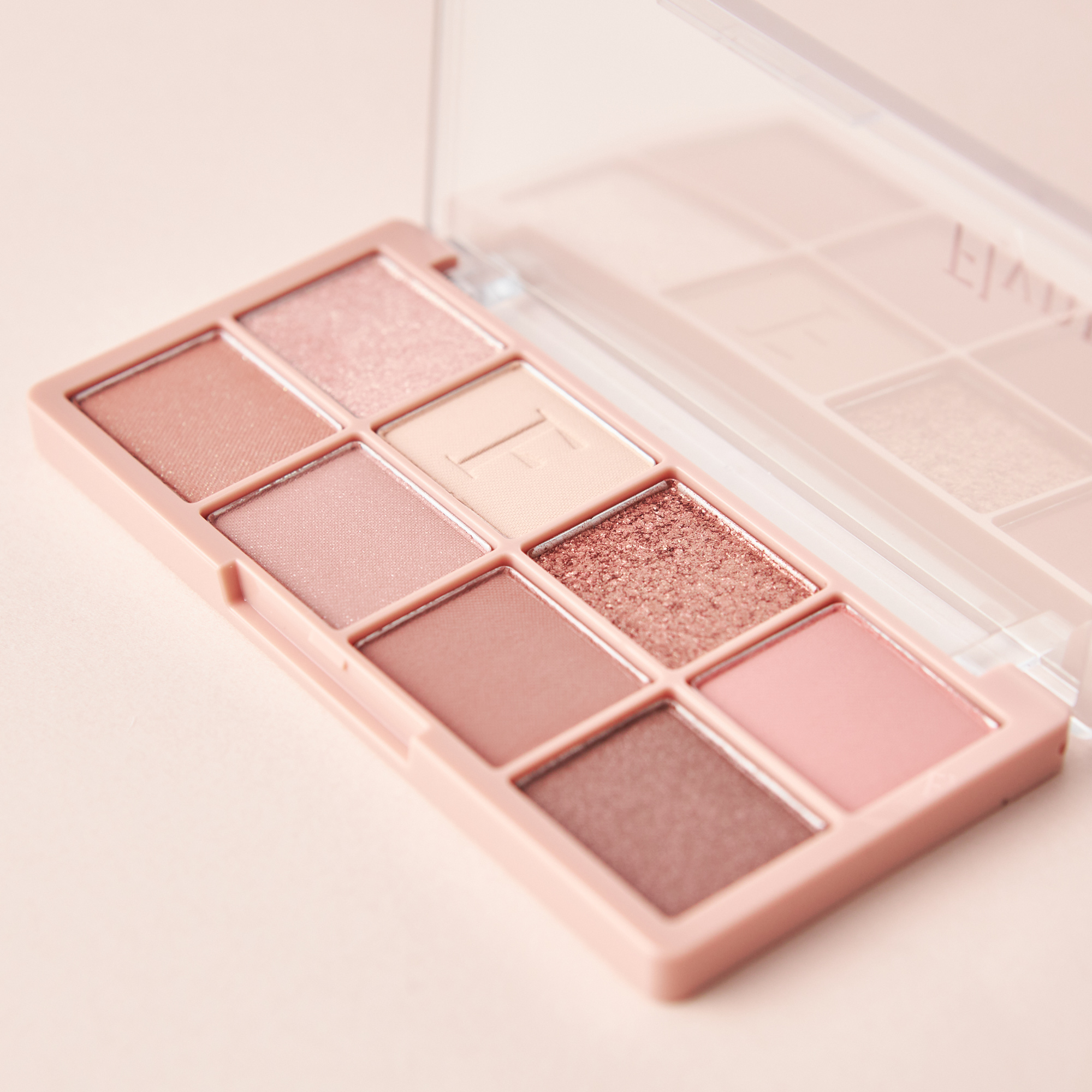 RUSTLE EYESHADOW PALLETE