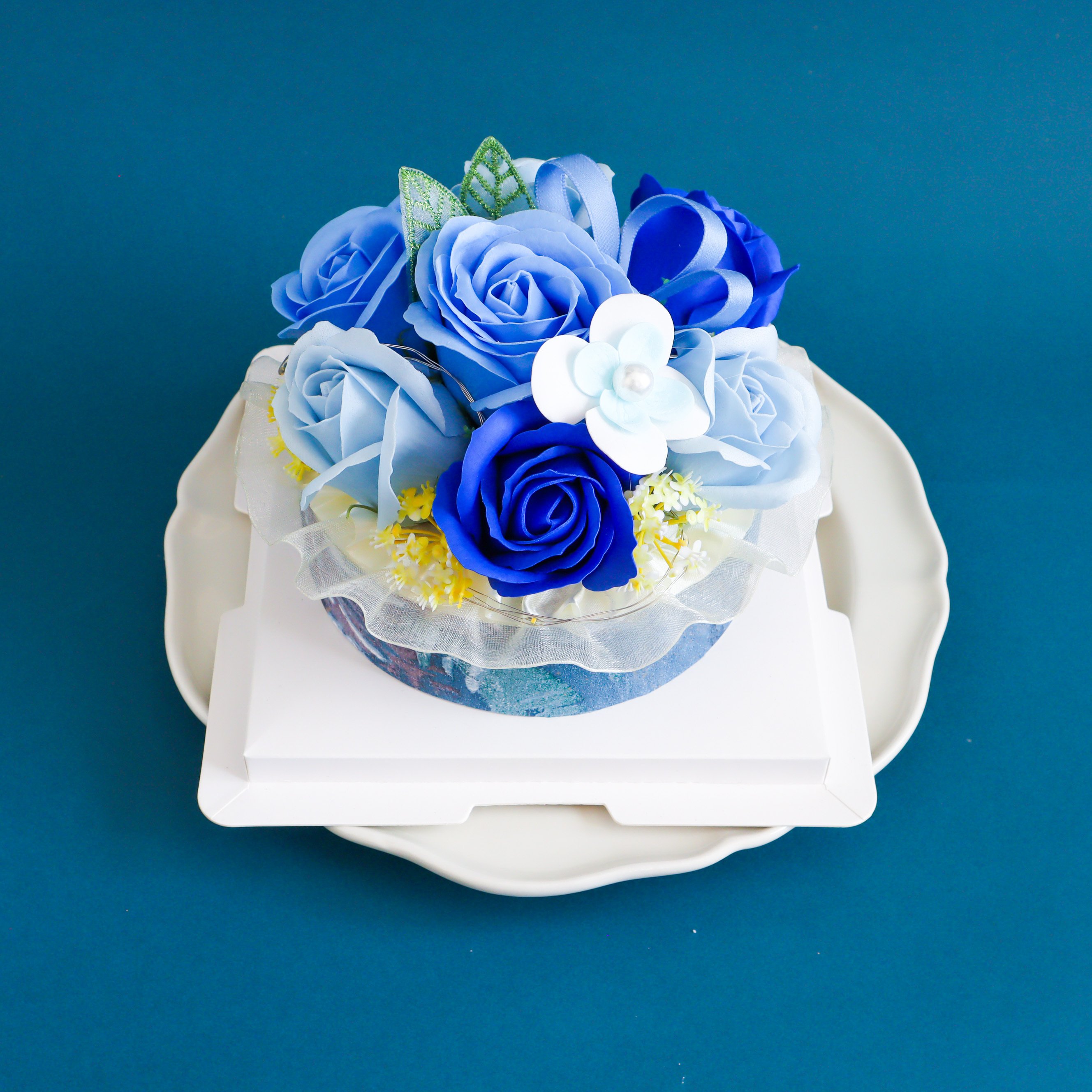 LEDフラワーケーキ（観賞用ソープフラワー）【全2色】