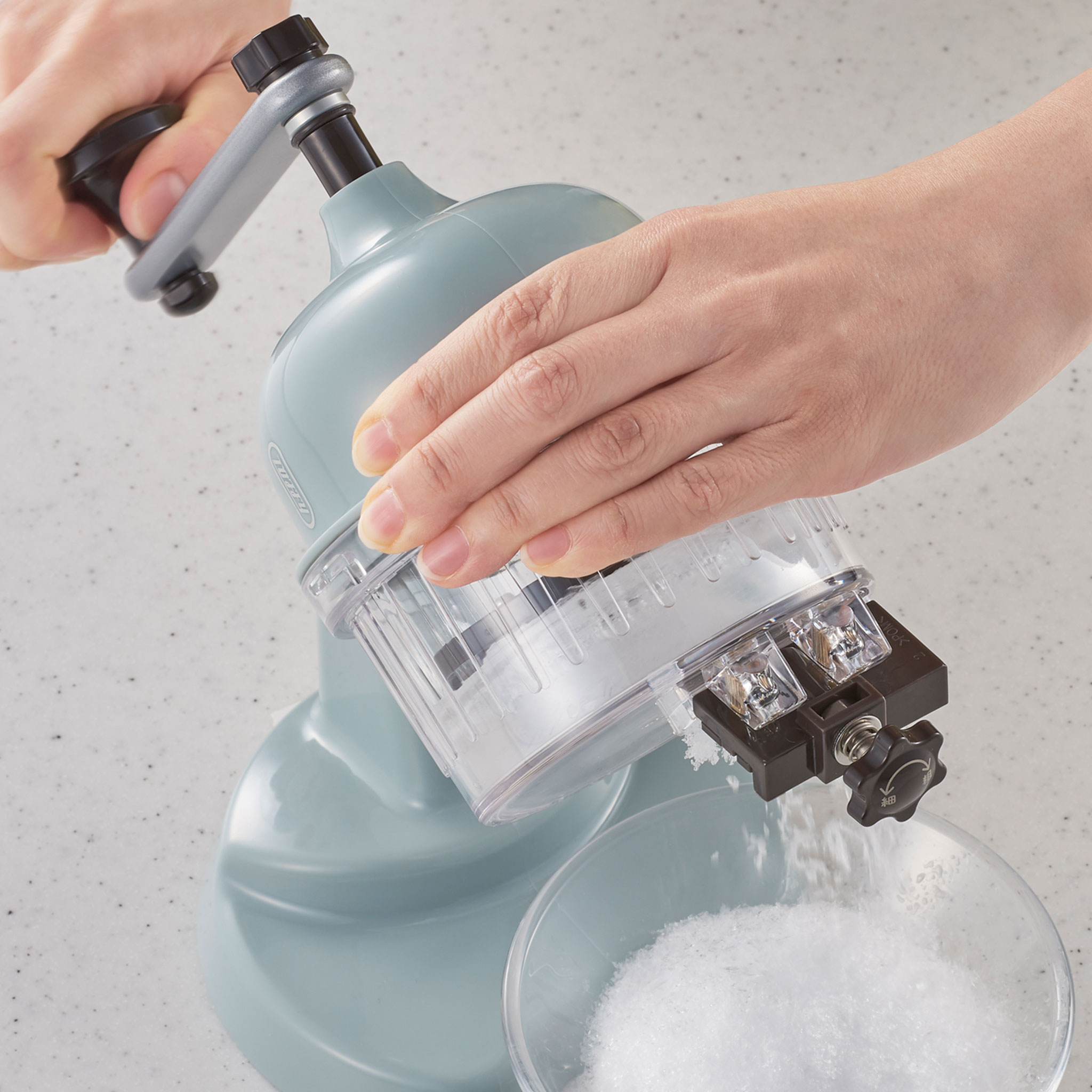 コンパクトふわふわかき氷器