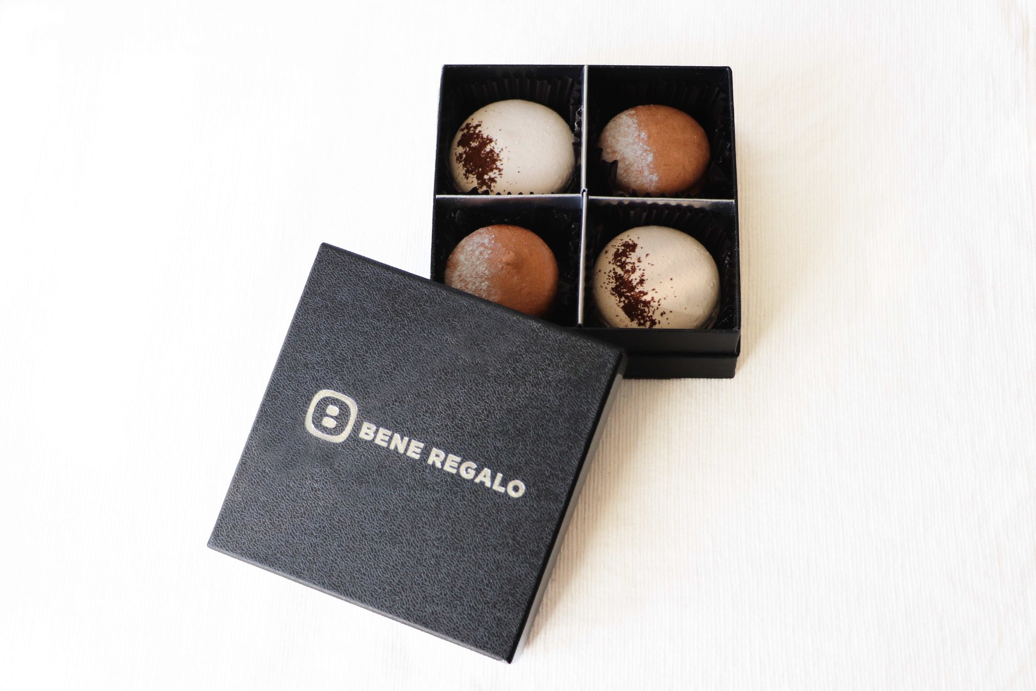 Tiramisu Macaron Box（4個入り）