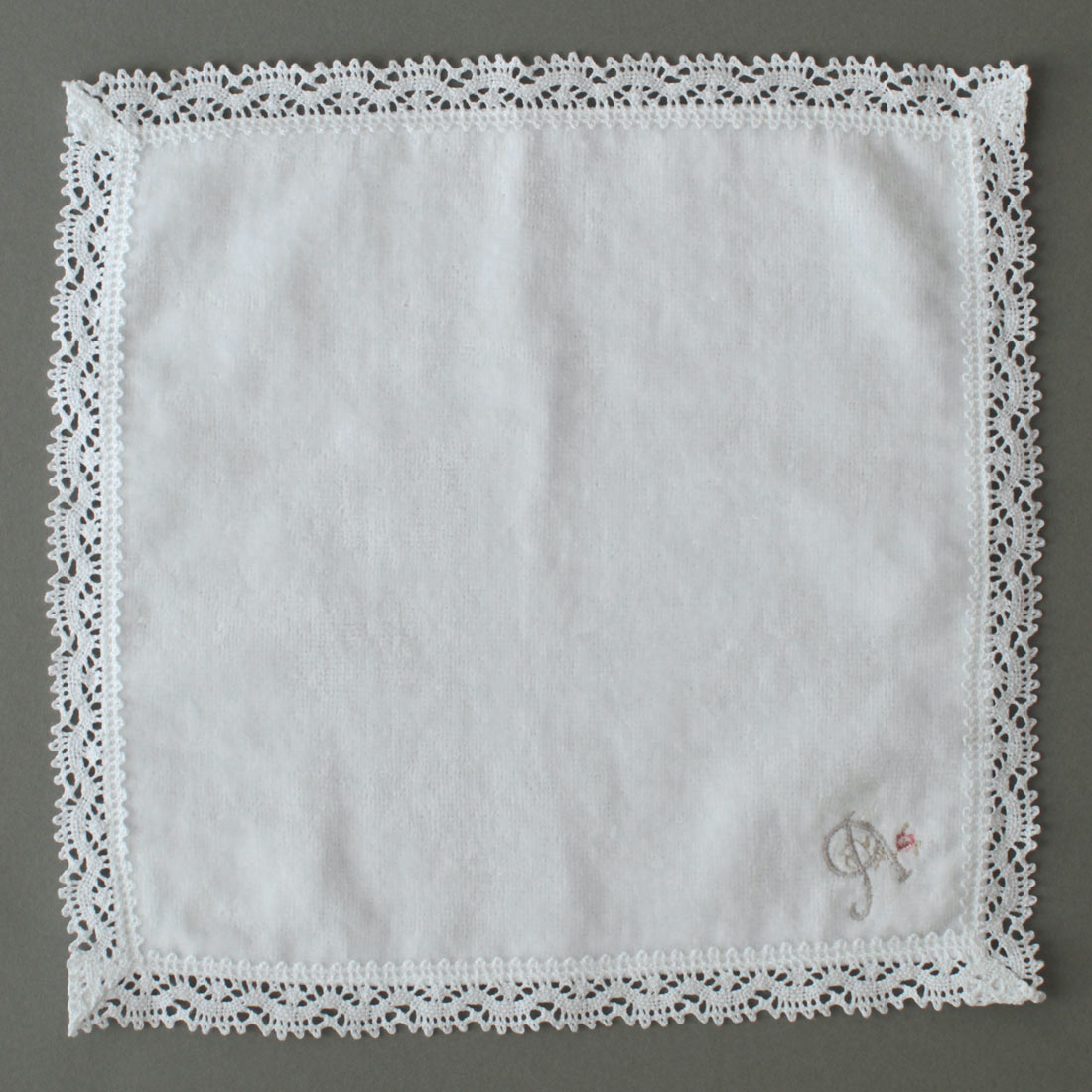 イニシャルタオルハンカチ