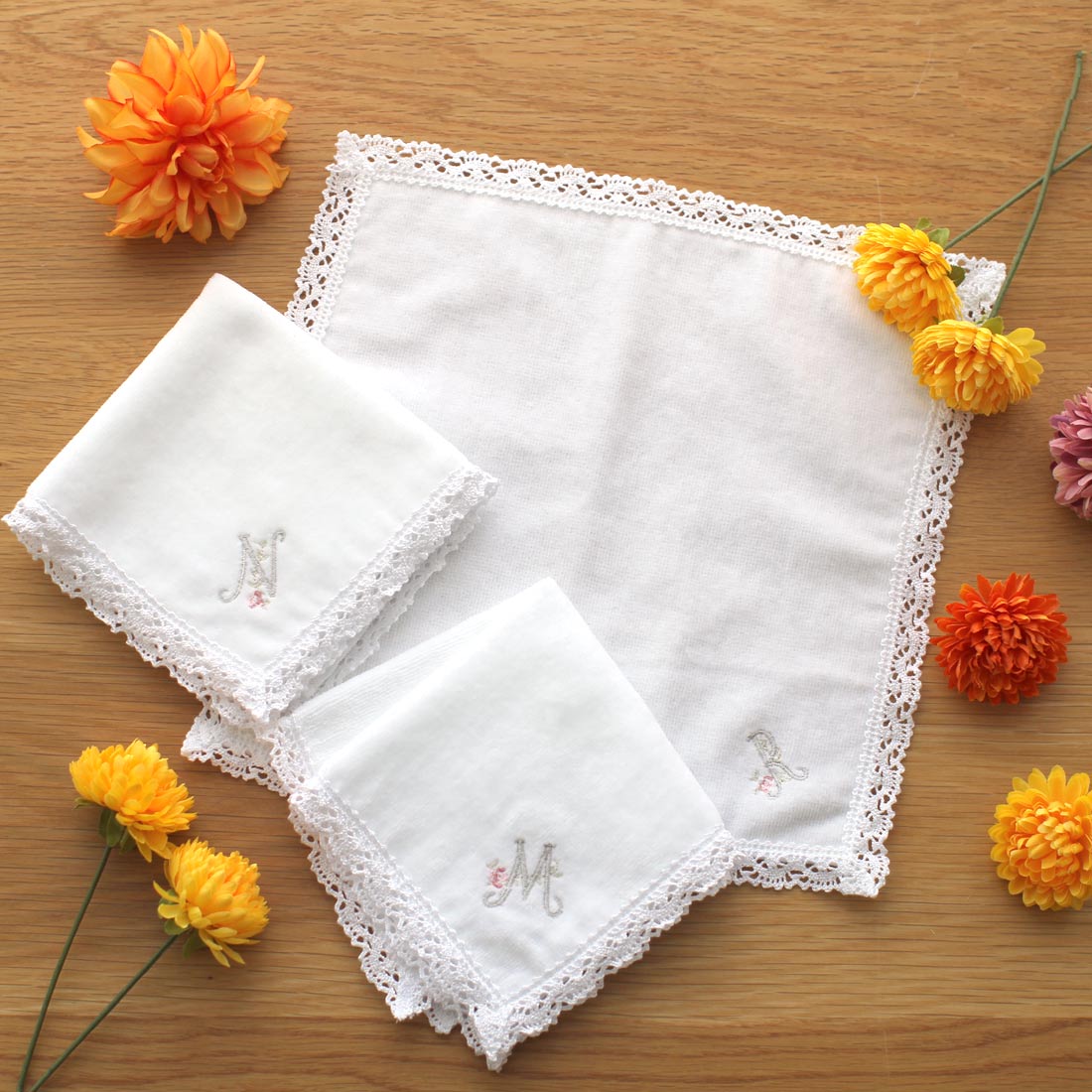 【カラバリ商品】イニシャルハンカチとミッフィーキーチェーン