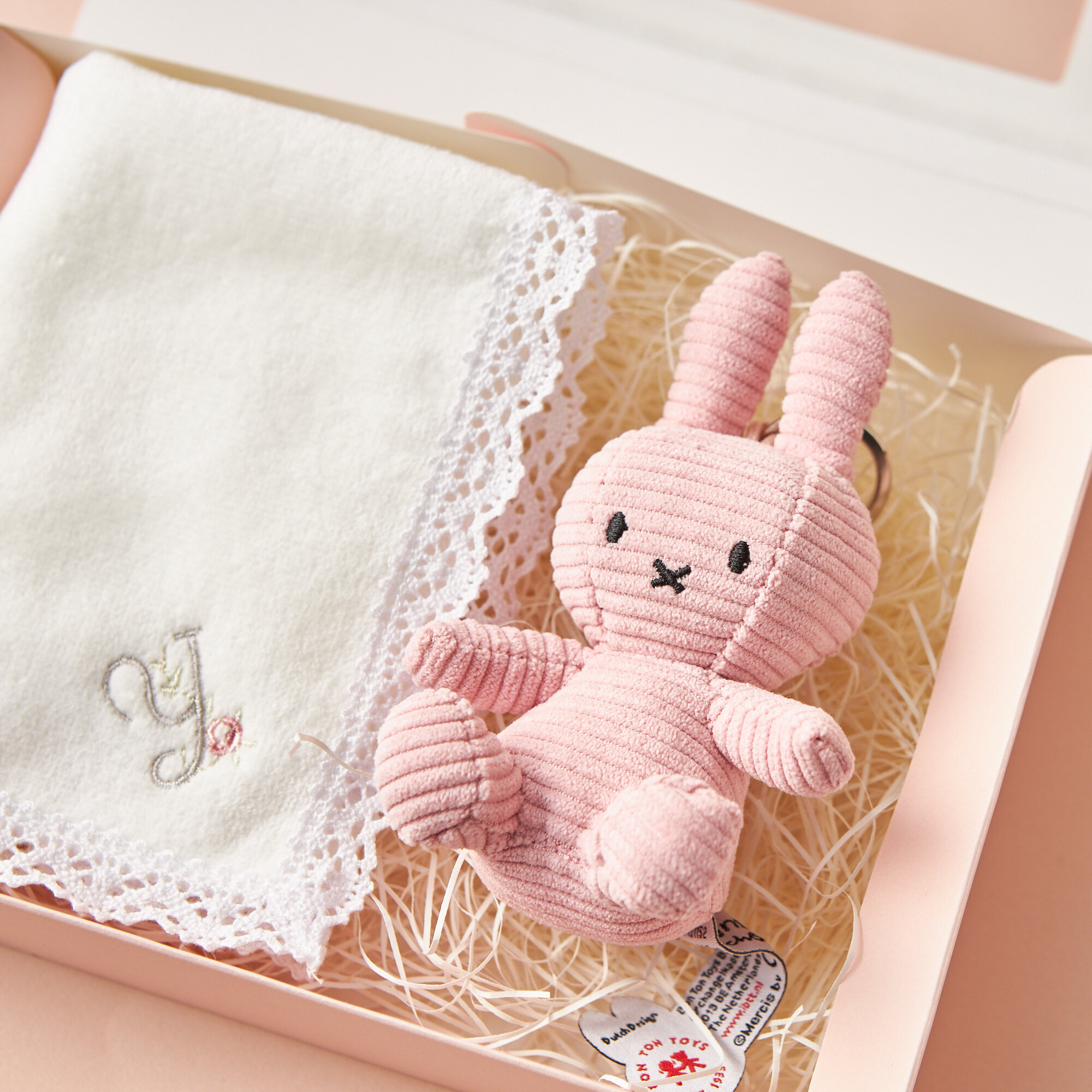 【カラバリ商品】イニシャルハンカチとミッフィーキーチェーン