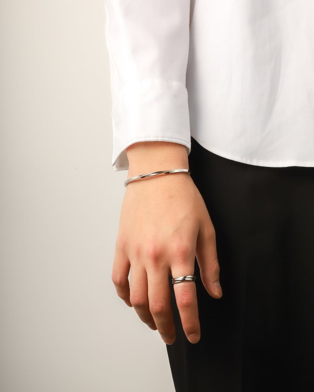 【ショッパー付】Twist bangle