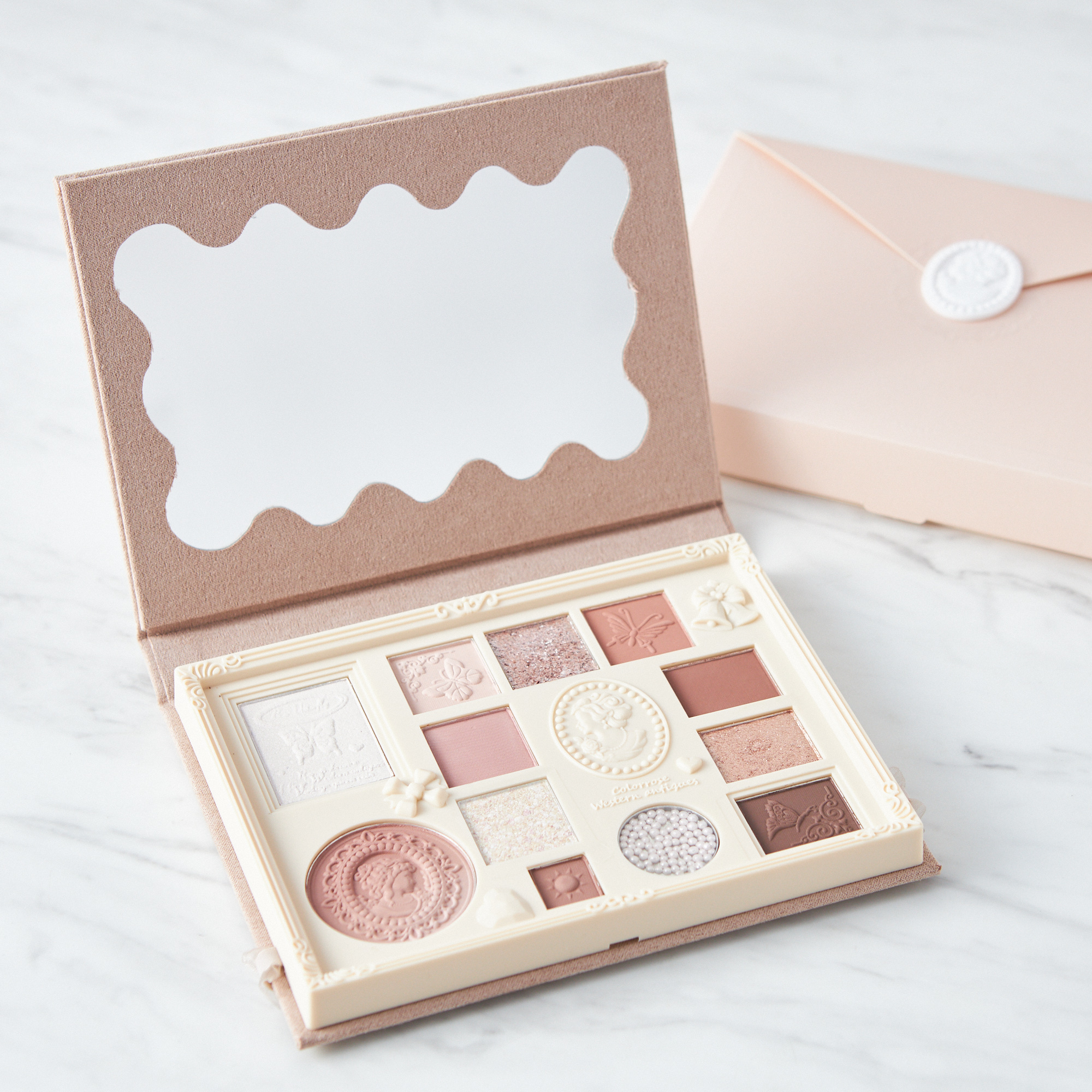 【BOX付き・彼女へ2年目のおすすめ誕プレ】上質ブラシと名入れできるパレットセット