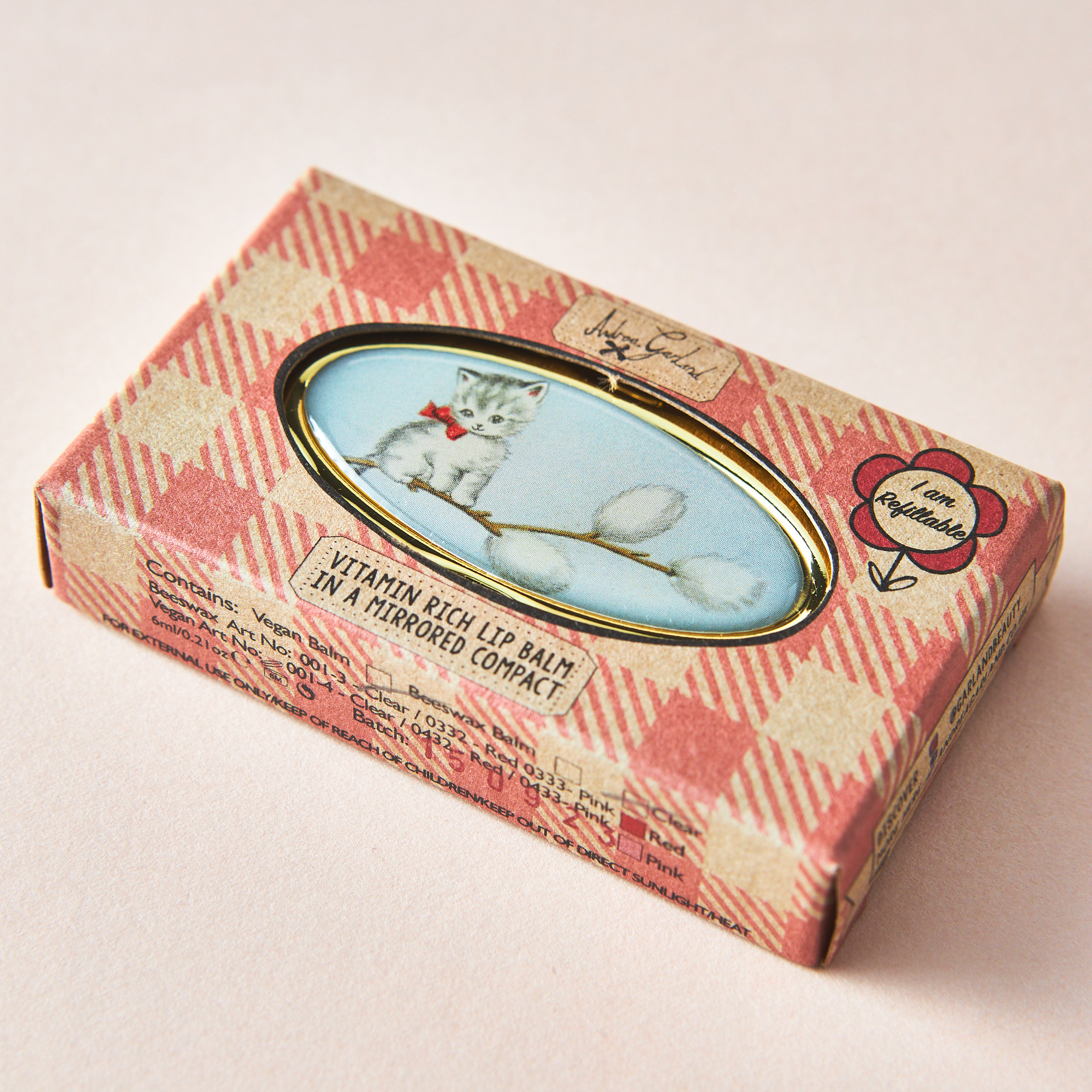 【BOX付き】ふわもこマカロンポーチとリップ＆ネイルバームセット