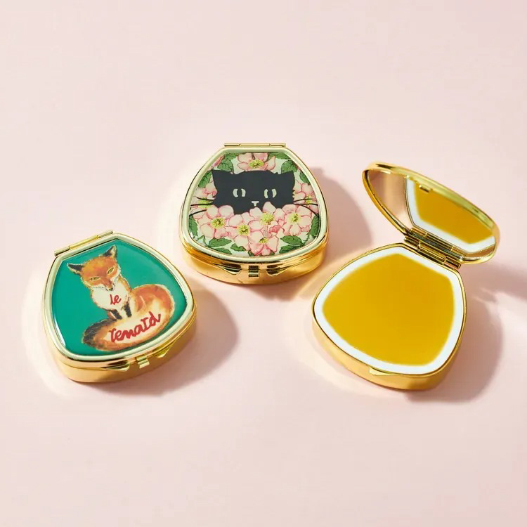 【BOX付き】ふわもこマカロンポーチとリップ＆ネイルバームセット