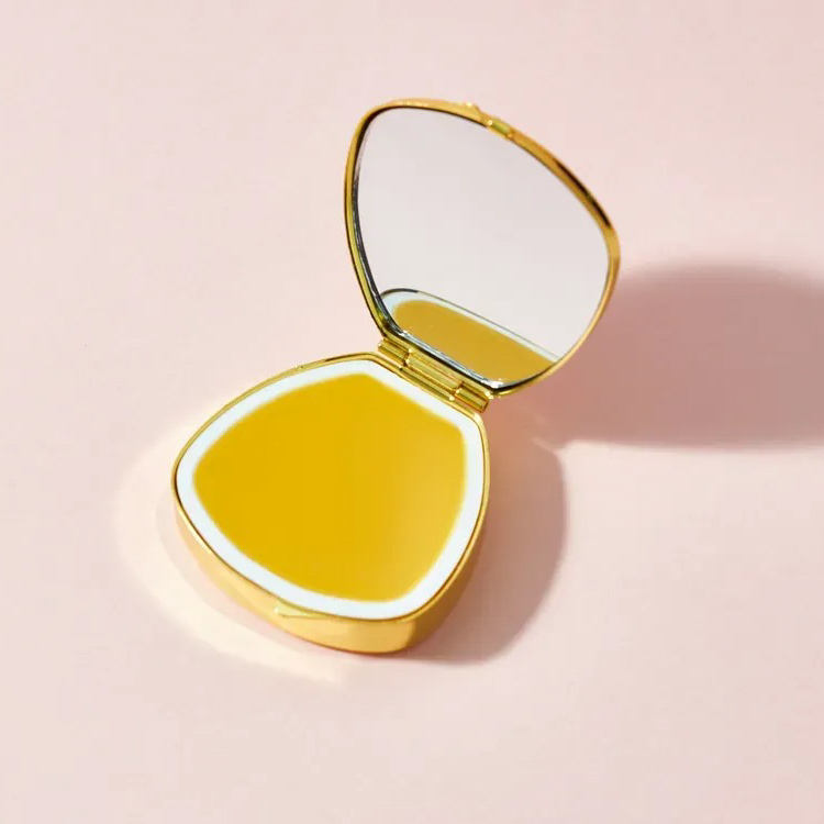 【BOX付き】ふわもこマカロンポーチとリップ＆ネイルバームセット