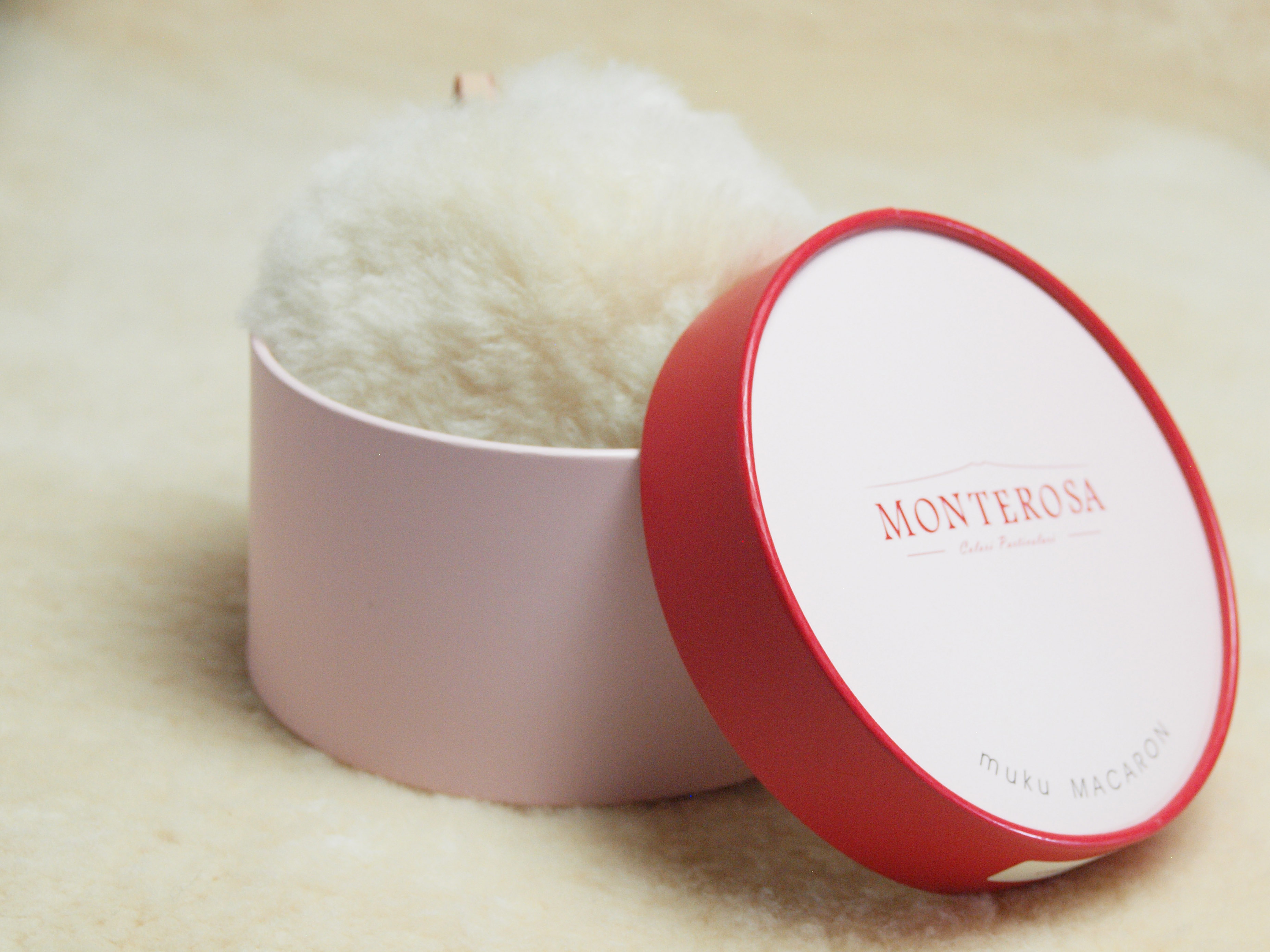 【タンプ限定】もこもこポーチと大人気バタフライアイシャドウ