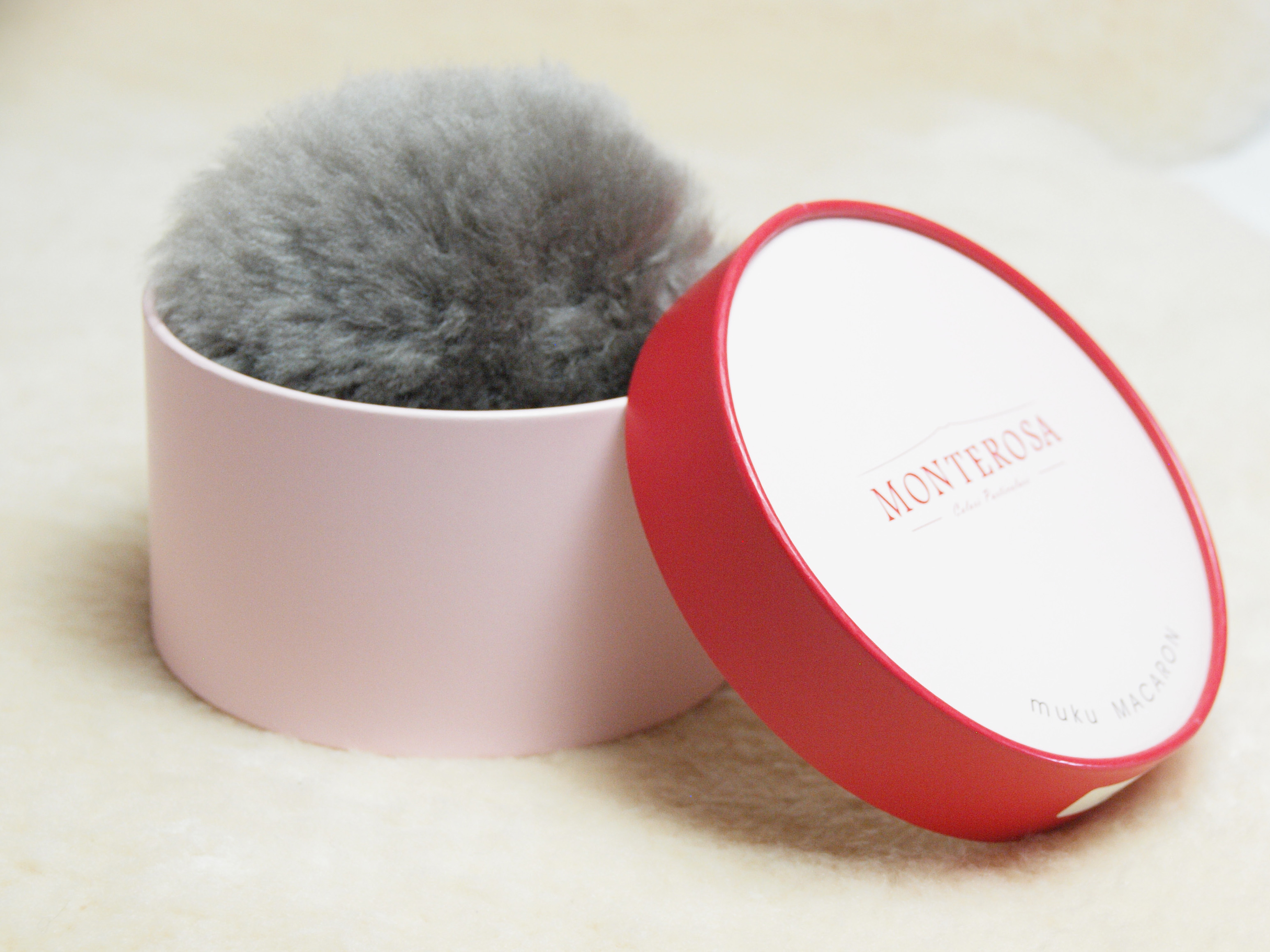 【タンプ限定】もこもこポーチと大人気バタフライアイシャドウ