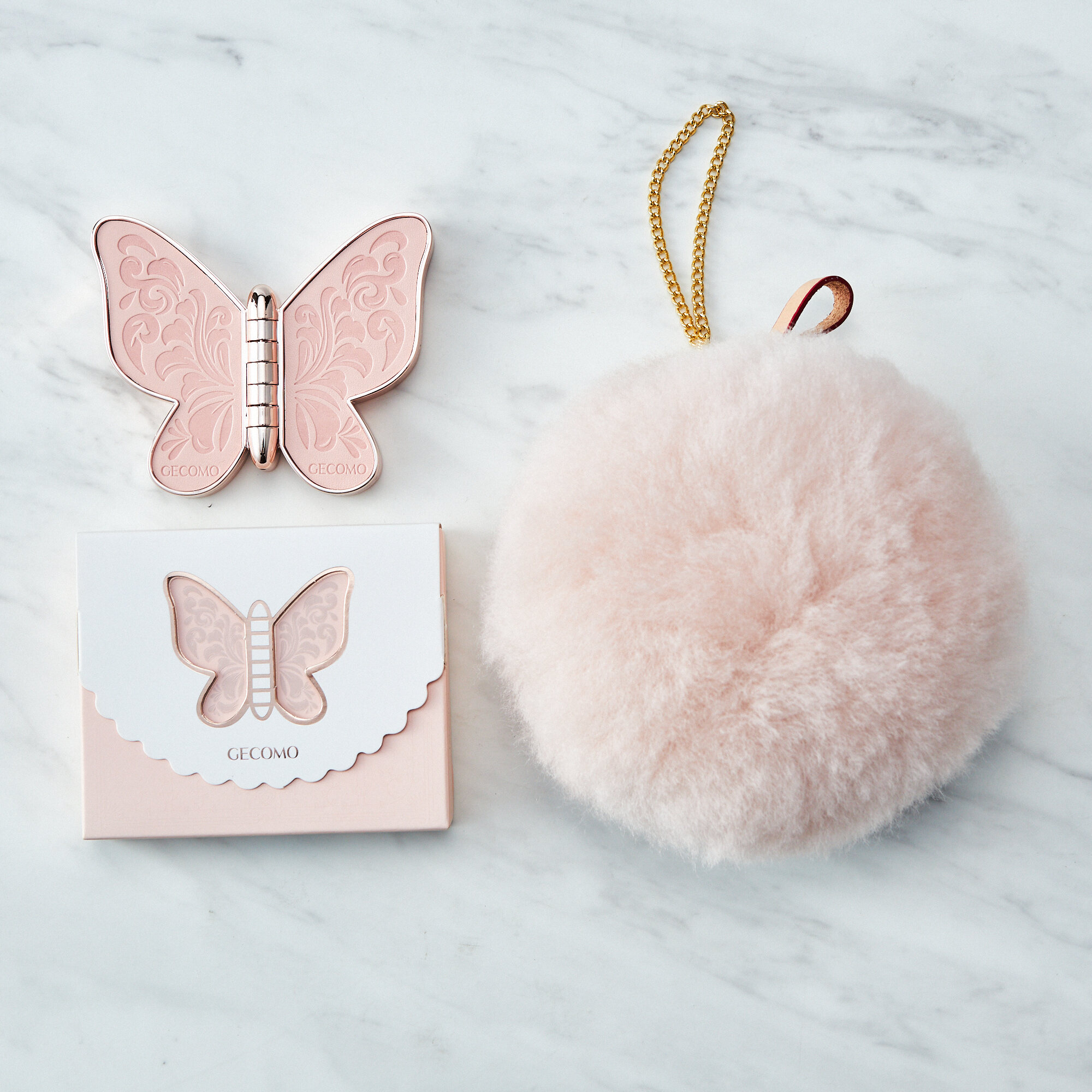 【タンプ限定】もこもこポーチと大人気バタフライアイシャドウ