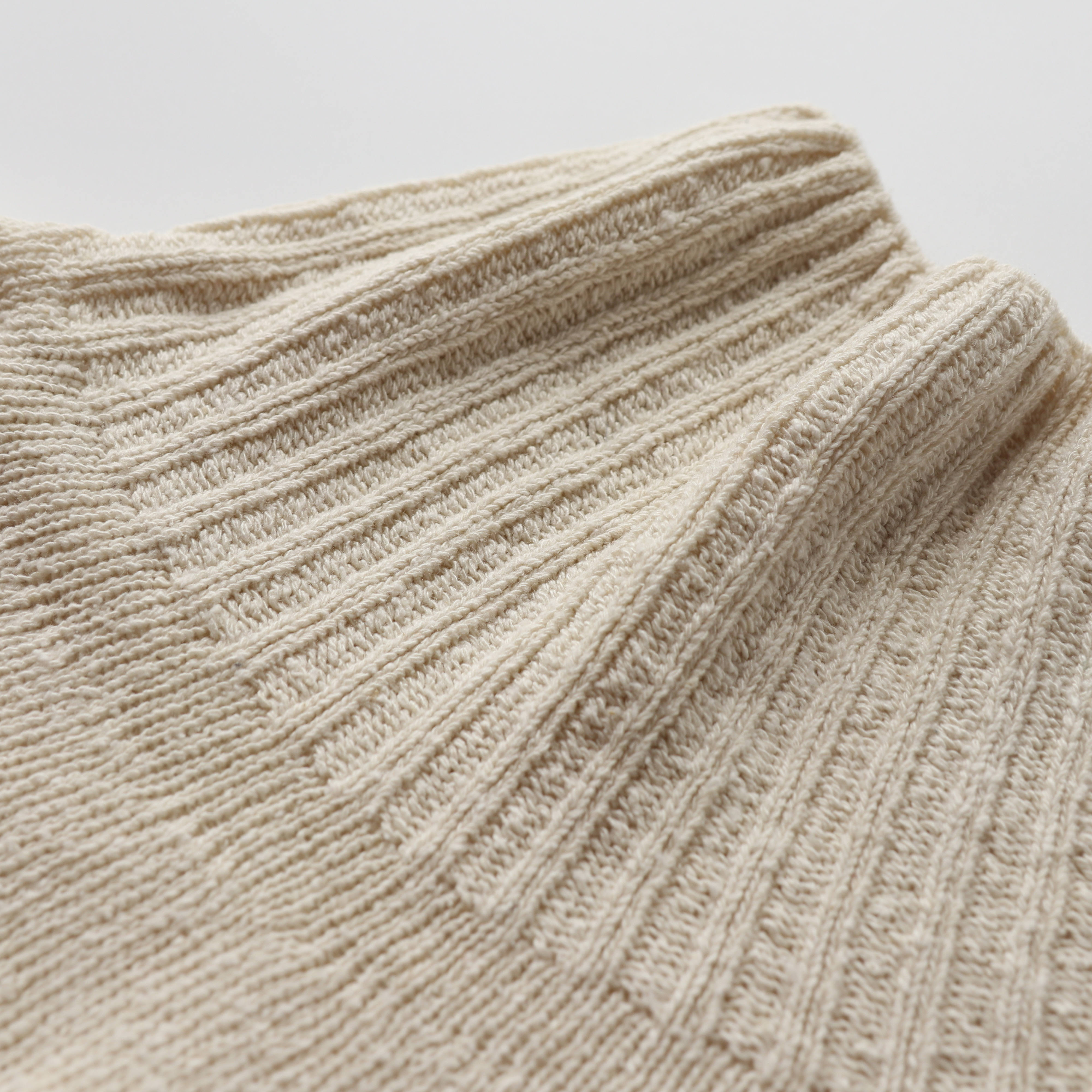 肩・首を冷やさないシルク100％の安眠ケープ