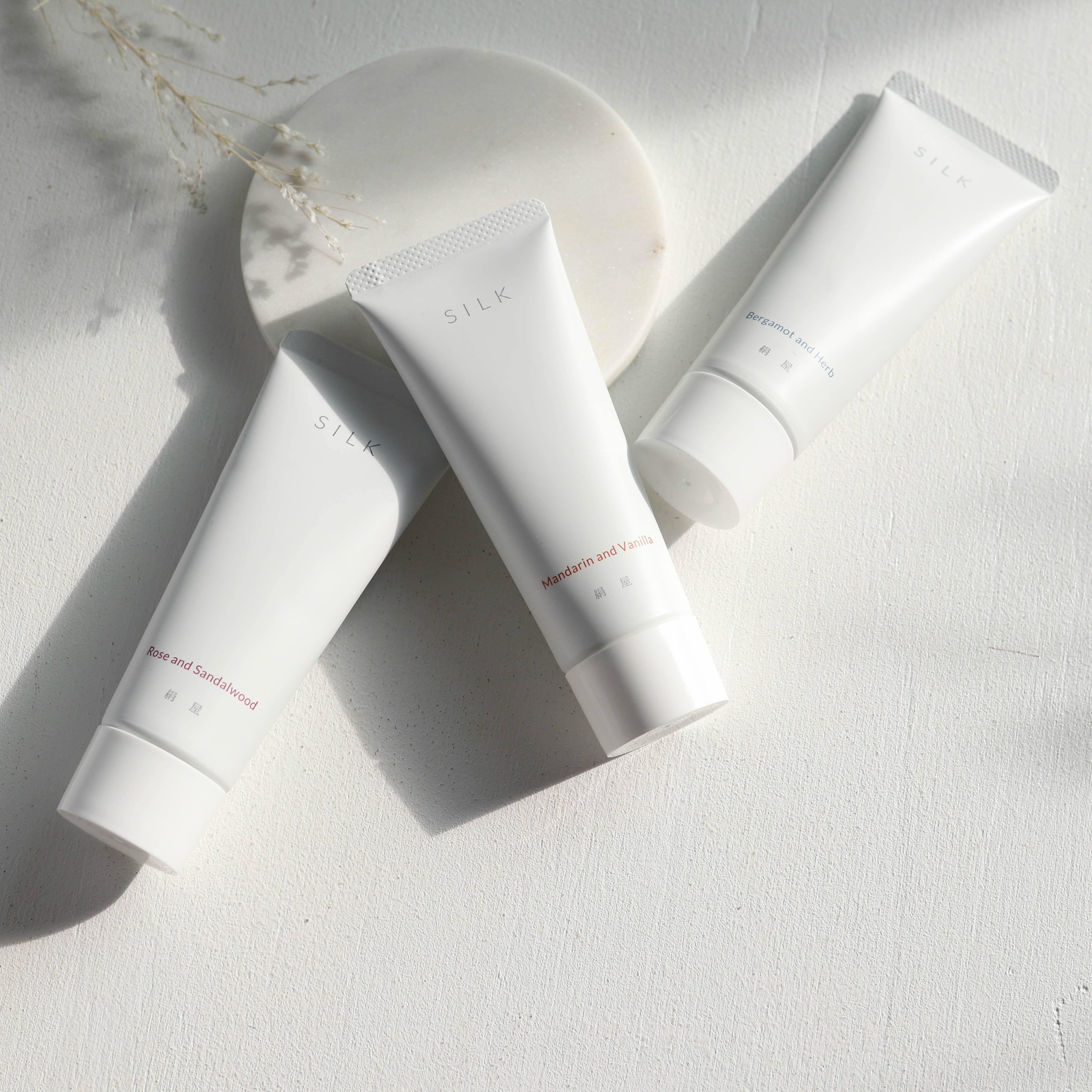 国産シルクとオーガニックオイルのハンドクリーム