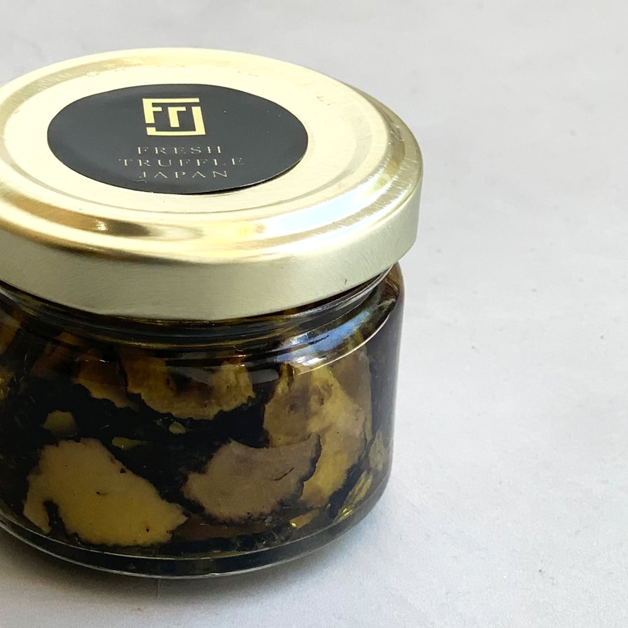黒トリュフスライスのオイル漬け【桐箱入り】 | FRESH TRUFFLE JAPAN