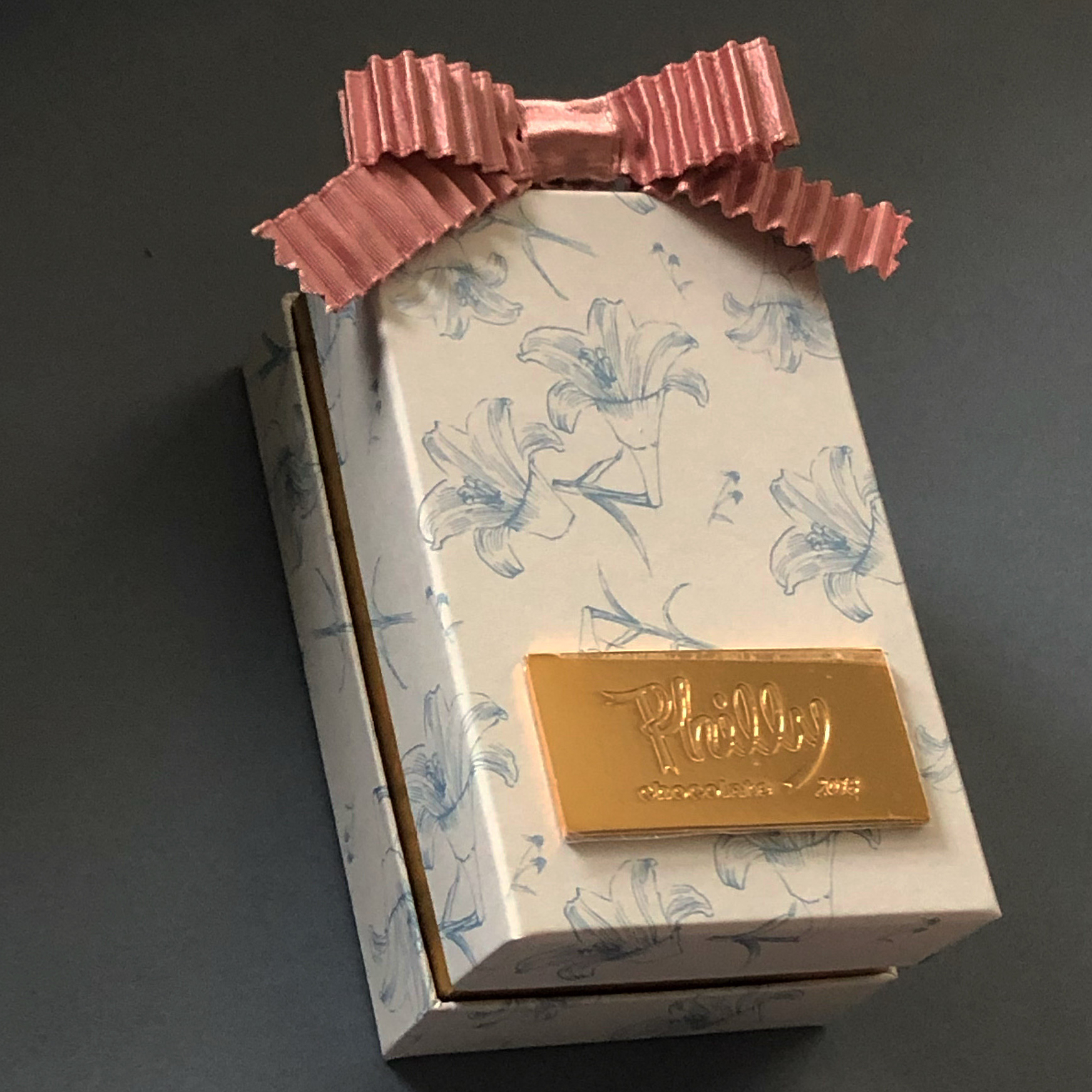 Lily box blue