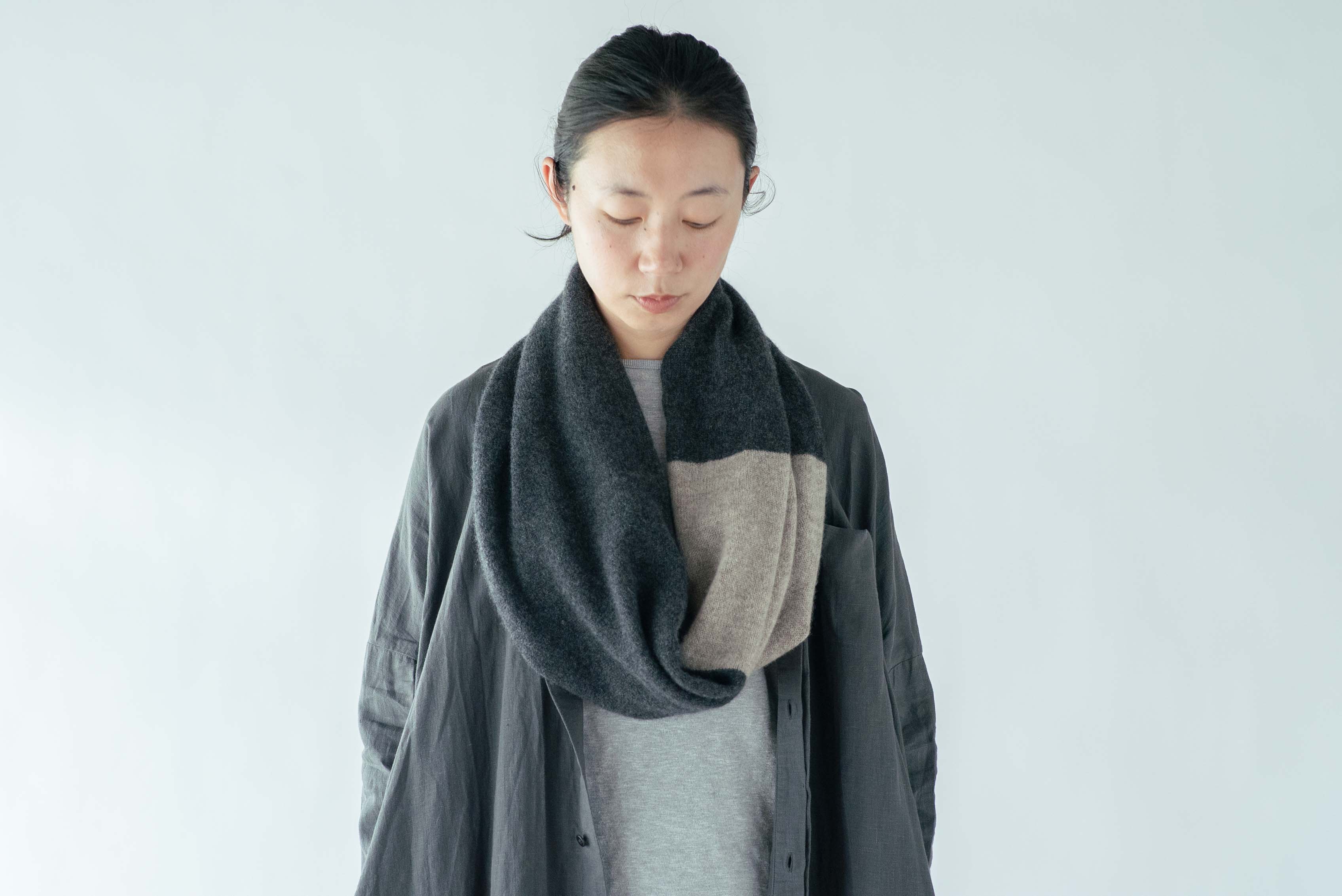 【手編み機で編まれた】カシミヤ100%スヌード