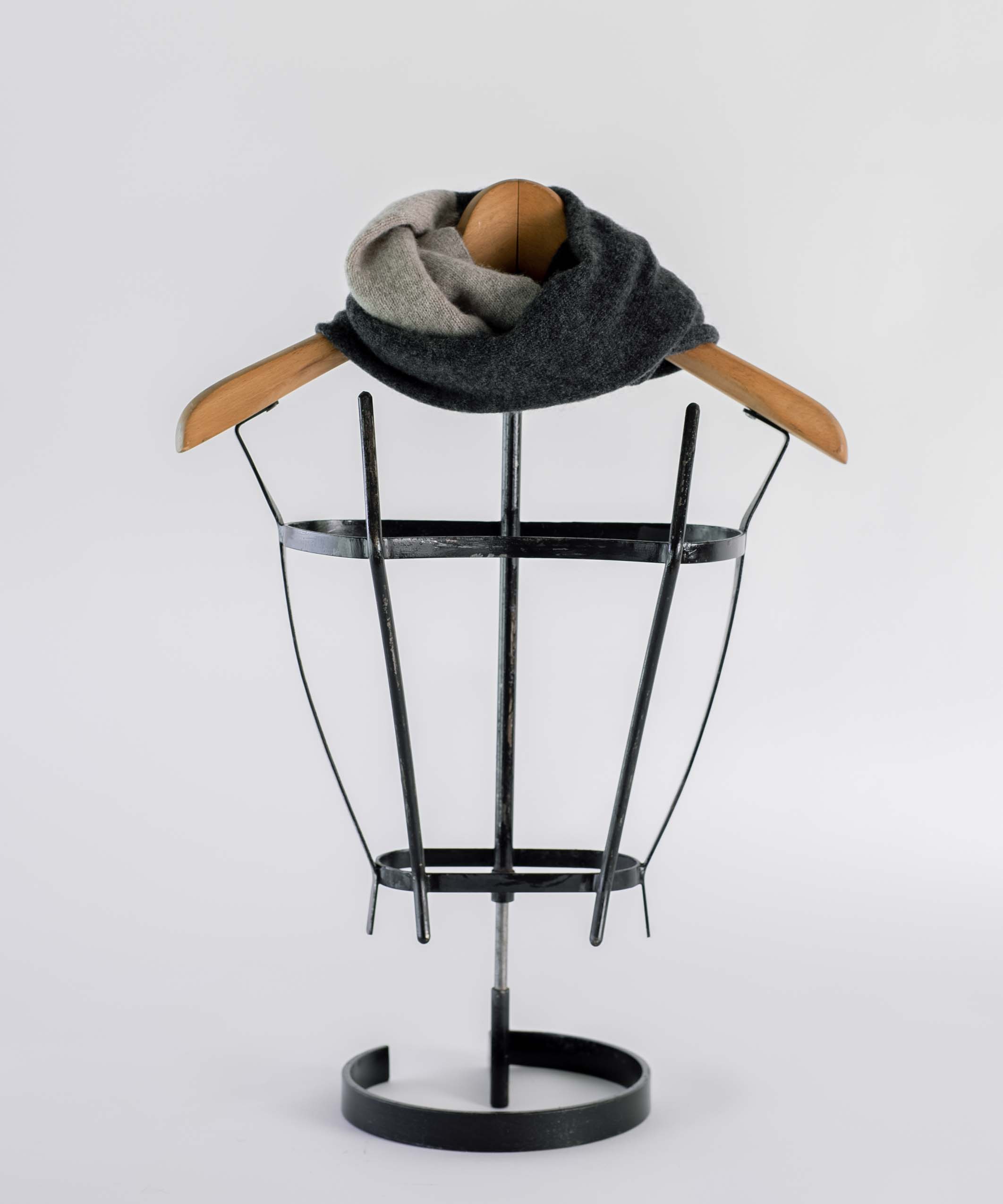 【手編み機で編まれた】カシミヤ100%スヌード