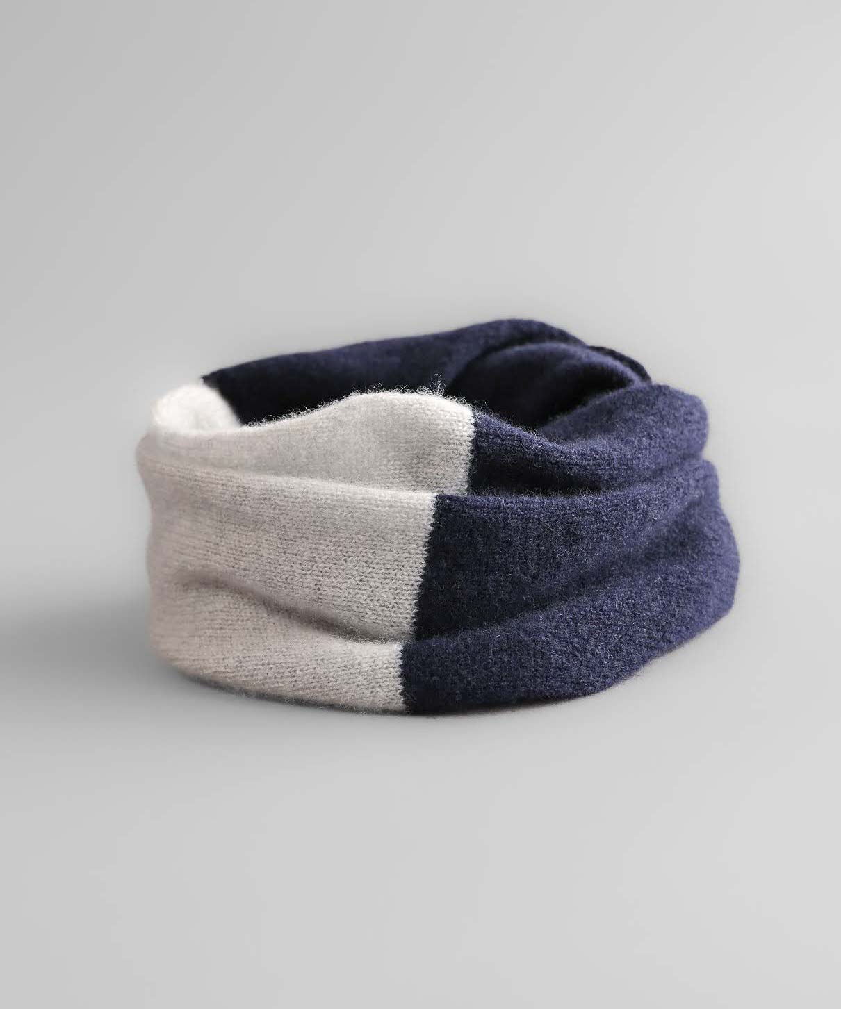 【手編み機で編まれた】カシミヤ100%スヌード