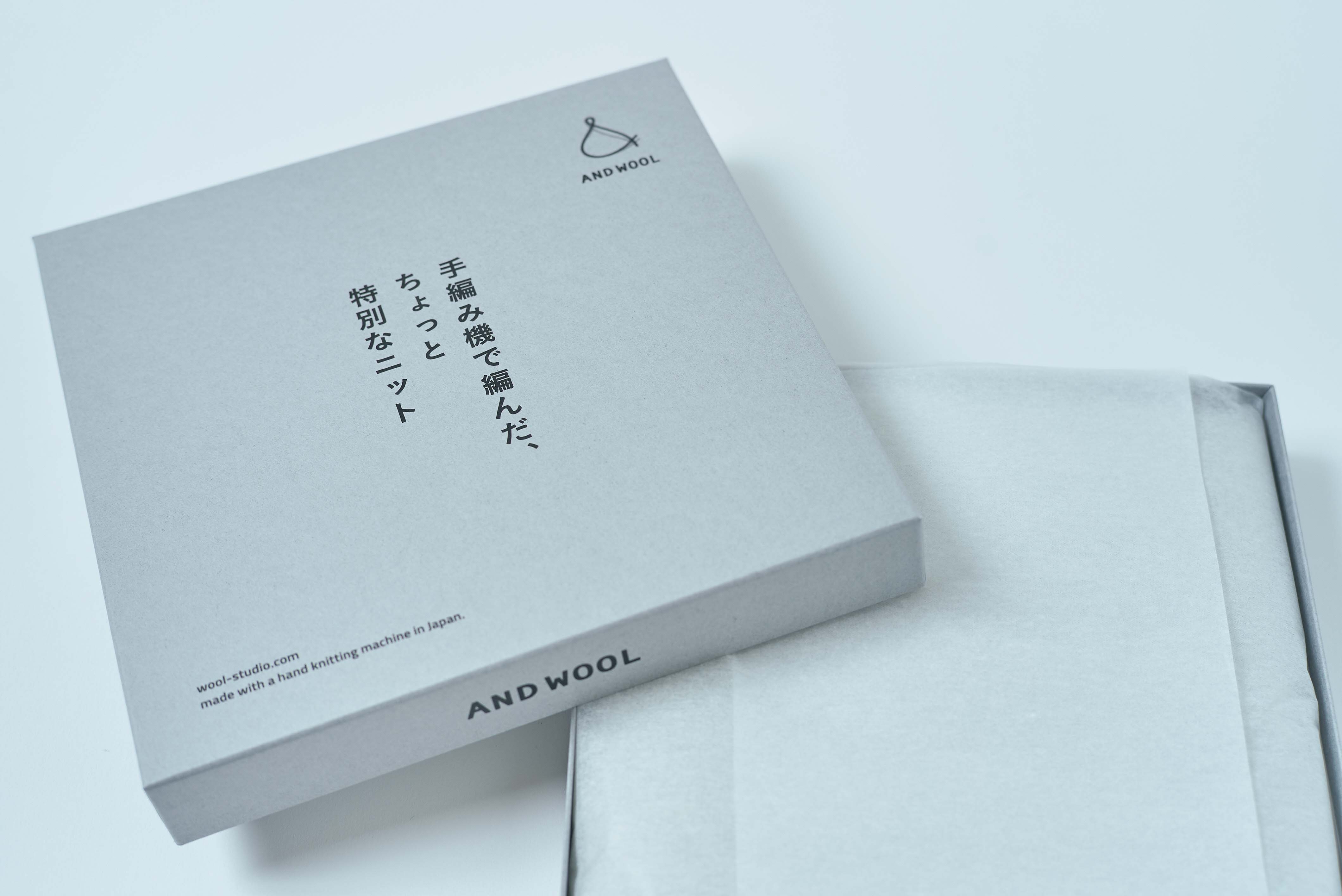 【手編み機で編まれた】カシミヤ100%スヌード