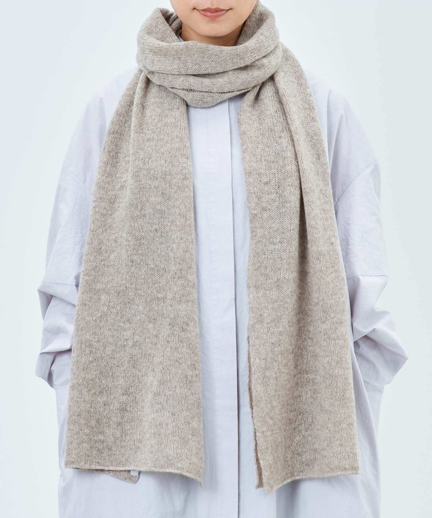 【国内で手編み機で編まれた】カシミヤ100%細巾ストール