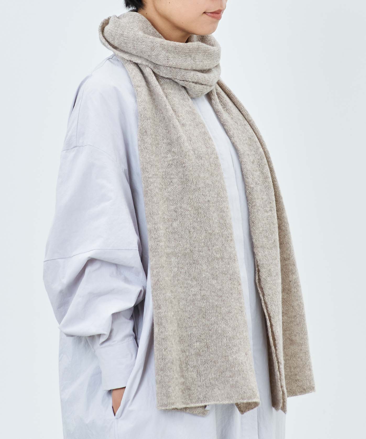 【国内で手編み機で編まれた】カシミヤ100%細巾ストール