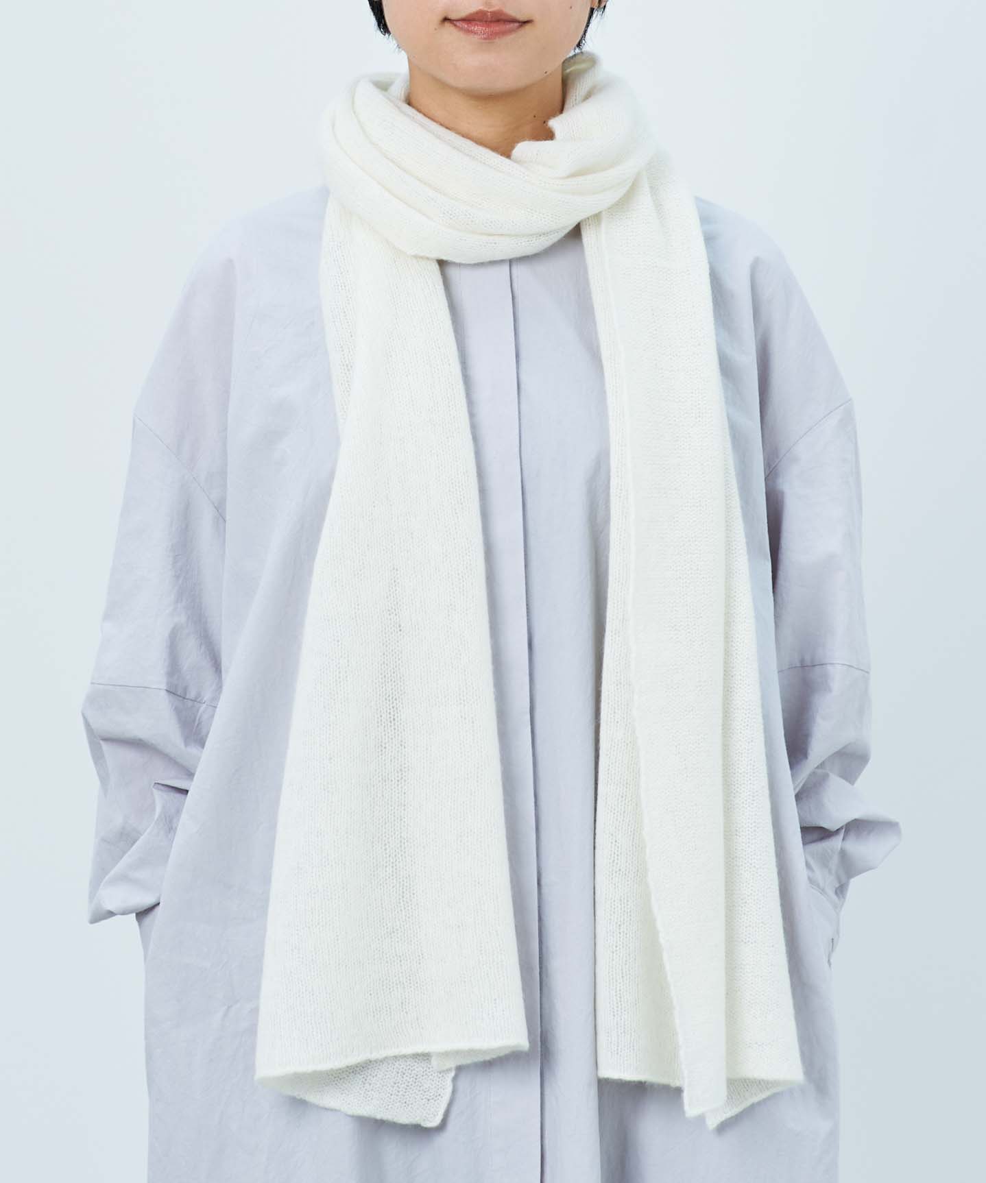 【国内で手編み機で編まれた】カシミヤ100%細巾ストール